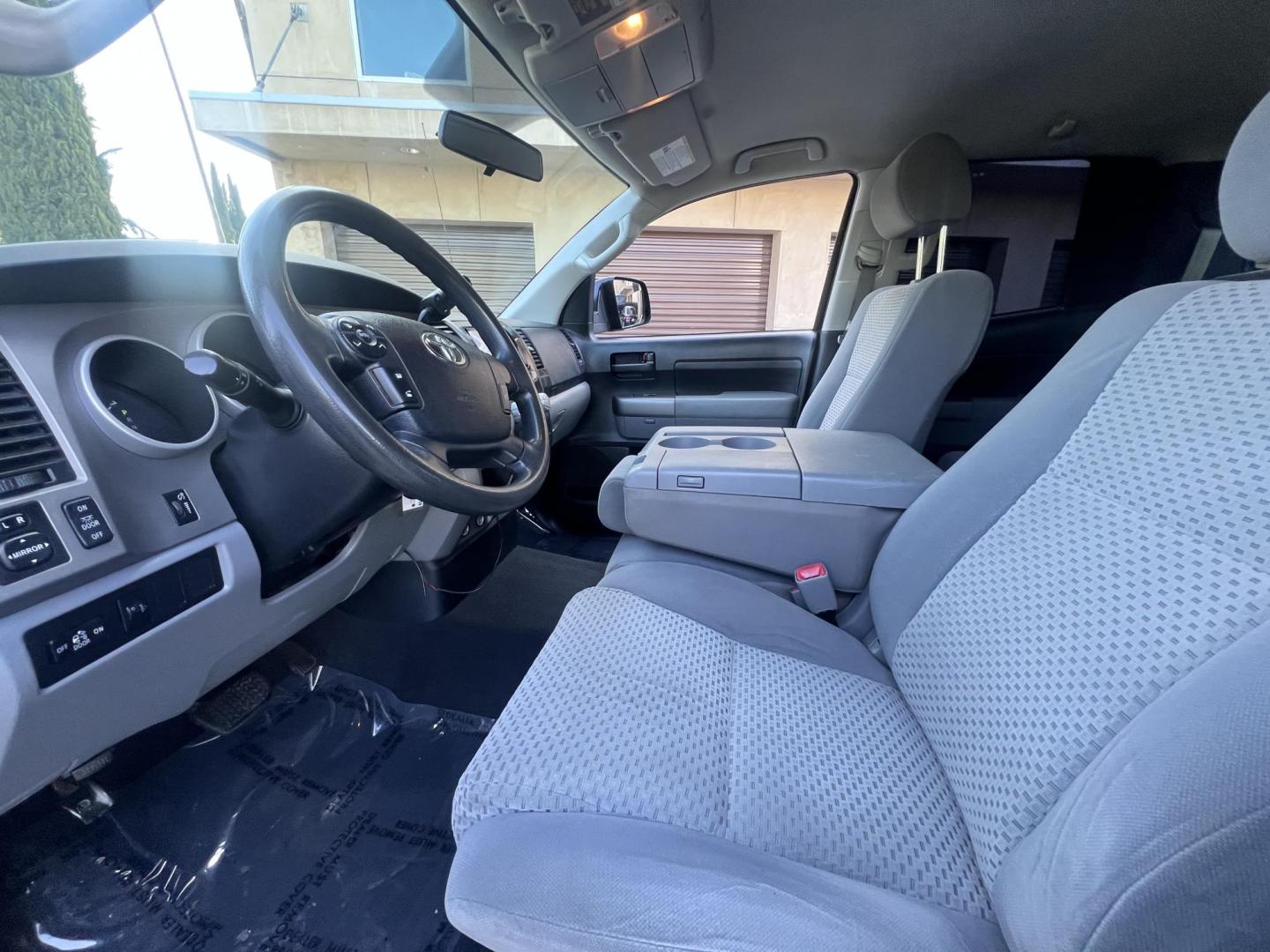 2013 Nautial Blue Metallic /Gray Toyota Tundra Tundra-Grade Double Cab 4.6L 2WD (5TFRM5F11DX) with an 4.6L V8 DOHC 32V engine, 5-Speed Automatic Overdrive transmission, located at 30 S. Berkeley Avenue, Pasadena, CA, 91107, (626) 248-7567, 34.145447, -118.109398 - Photo#10