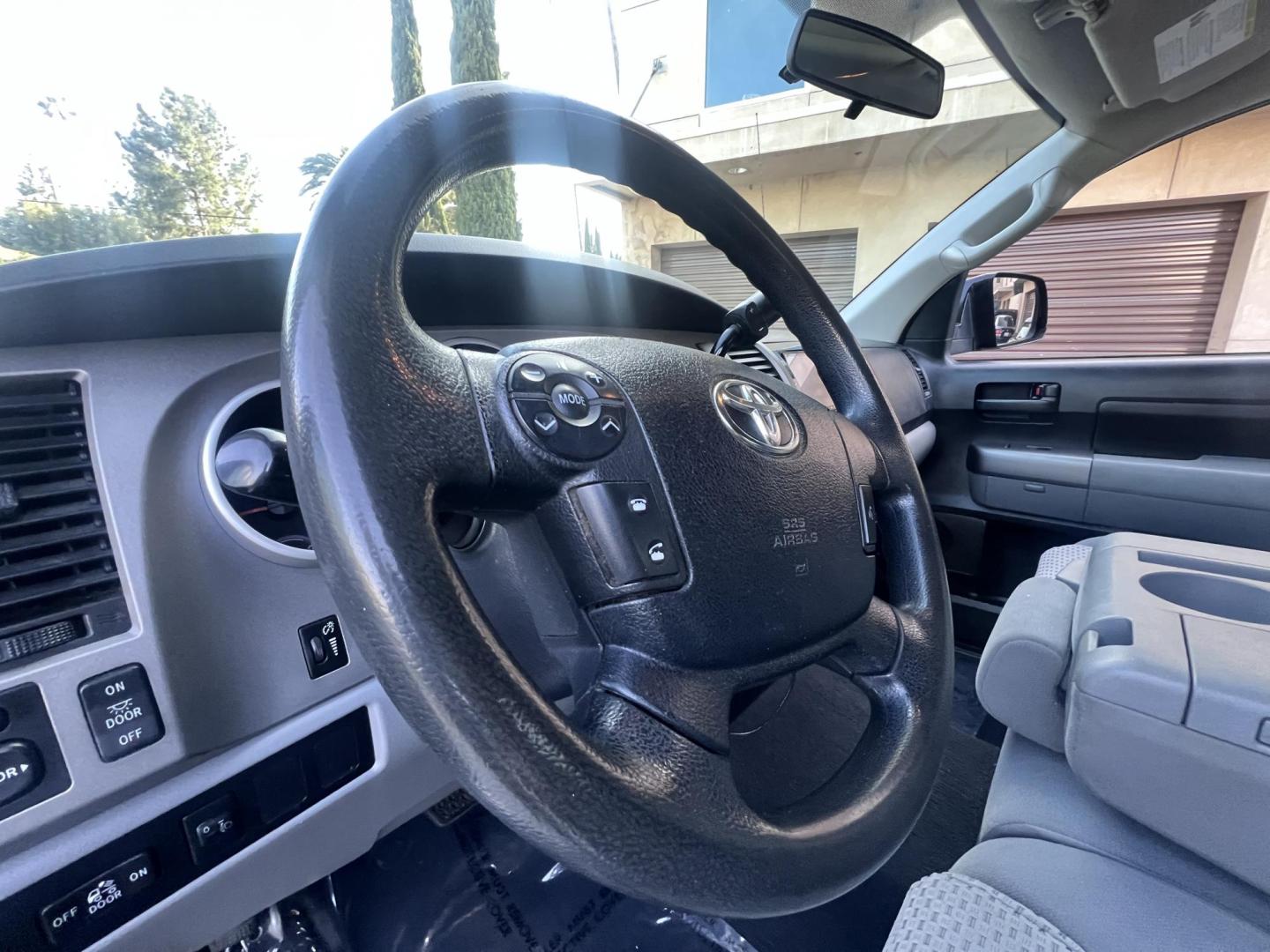2013 Nautial Blue Metallic /Gray Toyota Tundra Tundra-Grade Double Cab 4.6L 2WD (5TFRM5F11DX) with an 4.6L V8 DOHC 32V engine, 5-Speed Automatic Overdrive transmission, located at 30 S. Berkeley Avenue, Pasadena, CA, 91107, (626) 248-7567, 34.145447, -118.109398 - Photo#11