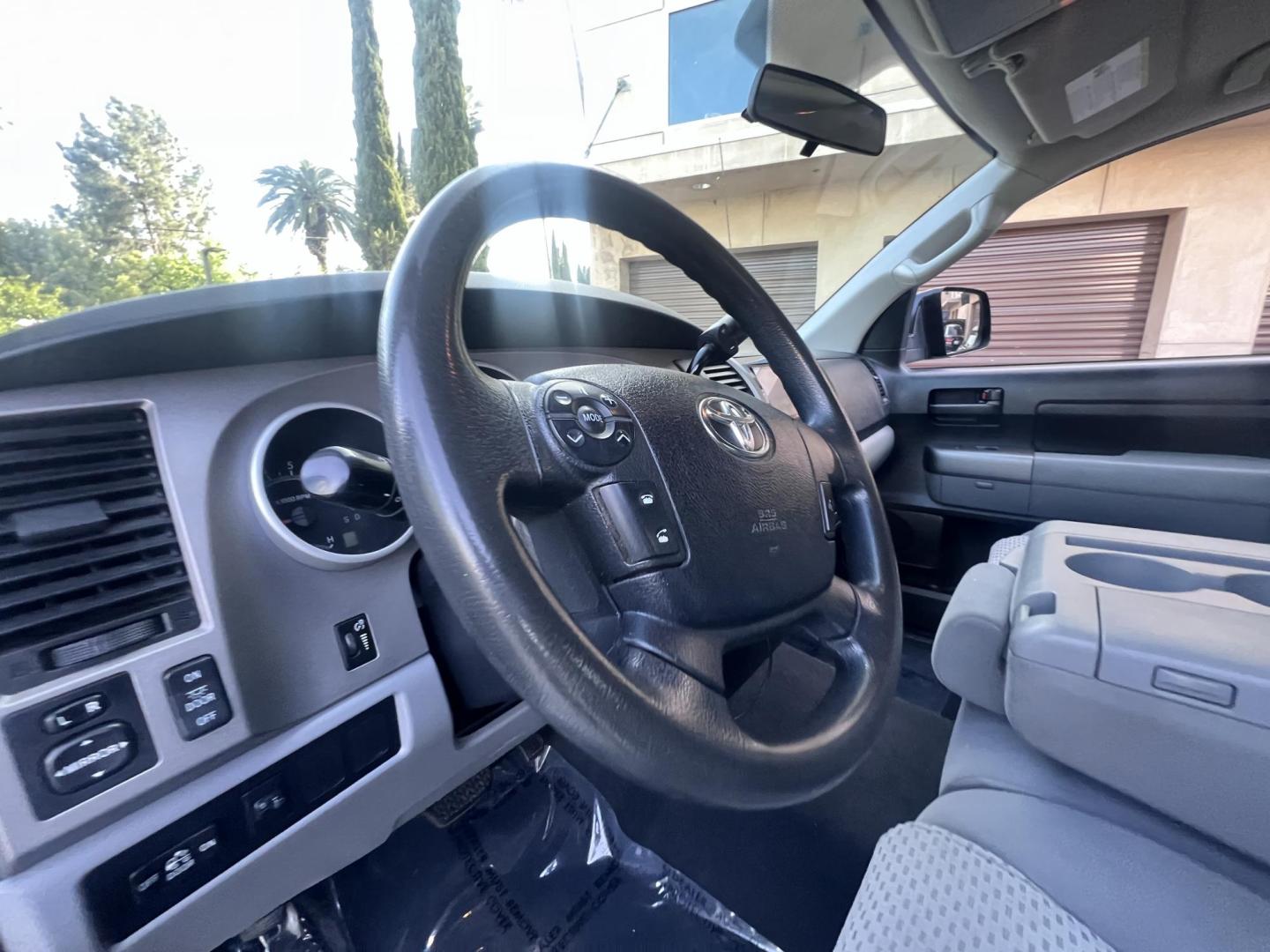 2013 Nautial Blue Metallic /Gray Toyota Tundra Tundra-Grade Double Cab 4.6L 2WD (5TFRM5F11DX) with an 4.6L V8 DOHC 32V engine, 5-Speed Automatic Overdrive transmission, located at 30 S. Berkeley Avenue, Pasadena, CA, 91107, (626) 248-7567, 34.145447, -118.109398 - Photo#12