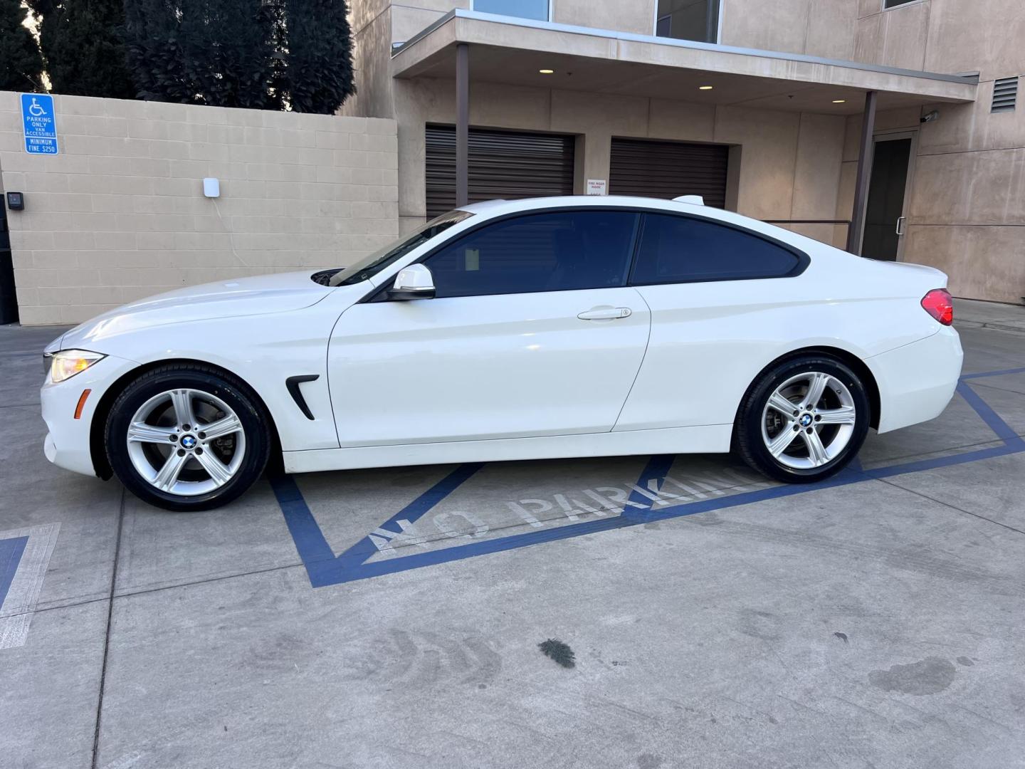 2014 Alpine White /Black BMW 4-Series 428i coupe (WBA3N3C5XEK) with an 2.0L L4 DOHC 16V engine, Automatic transmission, located at 30 S. Berkeley Avenue, Pasadena, CA, 91107, (626) 248-7567, 34.145447, -118.109398 - Photo#1