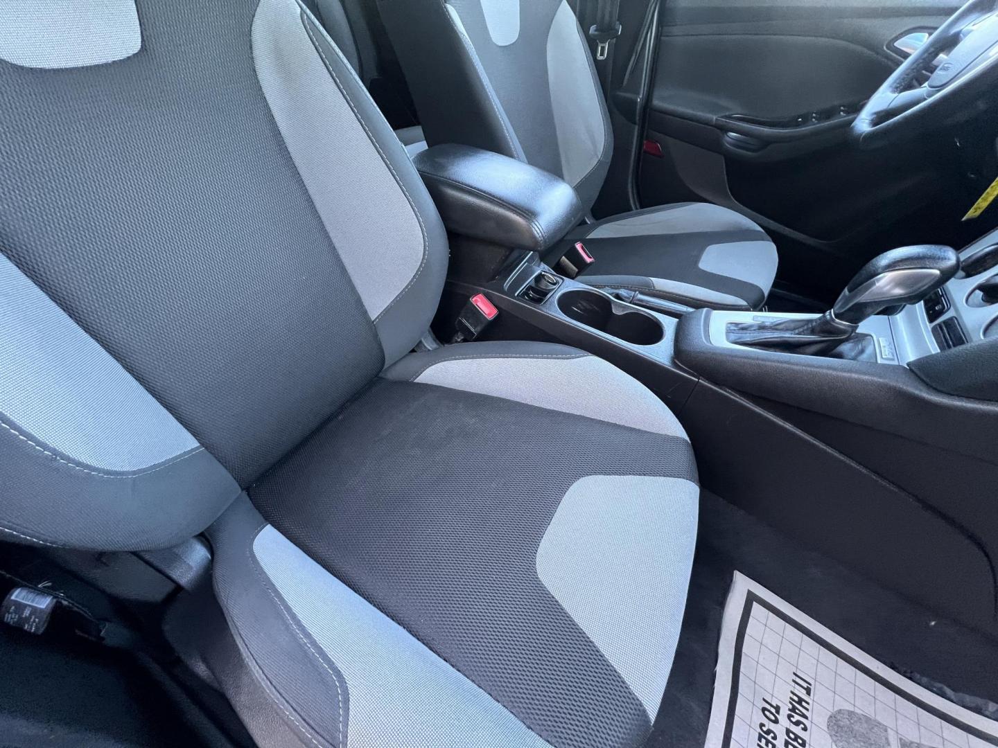 2014 Gray /Balck Ford Focus SE Hatch (1FADP3K21EL) with an 2.0L L4 DOHC 16V engine, Automatic transmission, located at 30 S. Berkeley Avenue, Pasadena, CA, 91107, (626) 248-7567, 34.145447, -118.109398 - Microsoft Sync! Moon-roof! This 2014 Ford Focus SE Hatch looks and drives good. Bad credit? We can help! We are the bank. - Photo#23