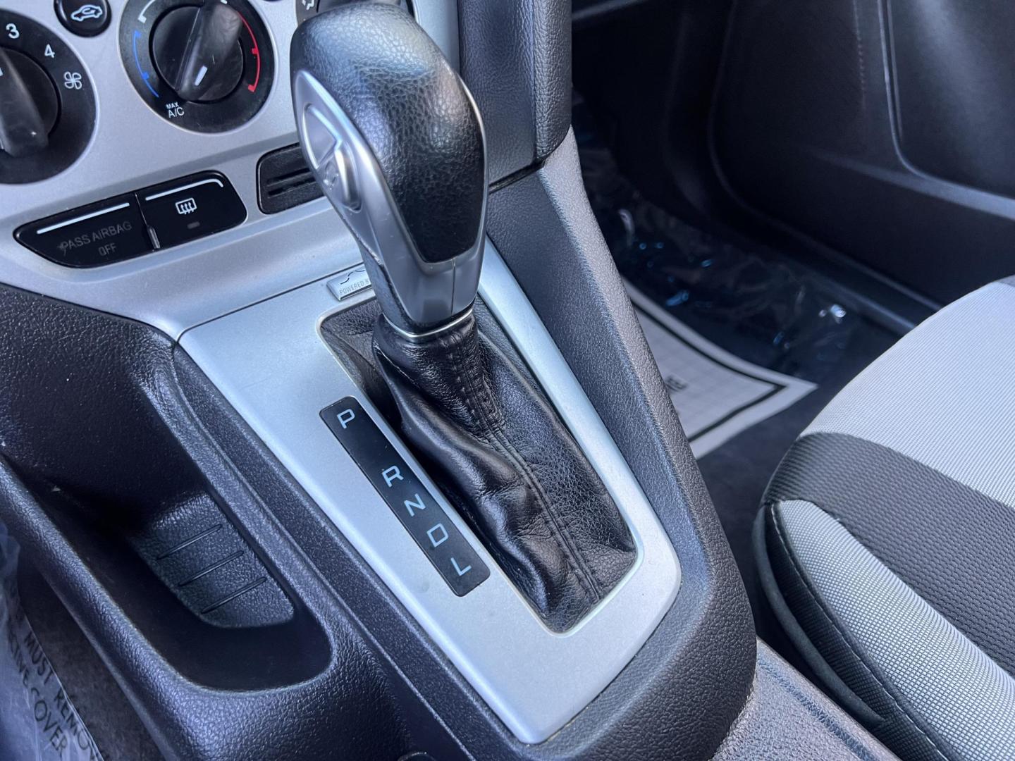 2014 Gray /Balck Ford Focus SE Hatch (1FADP3K21EL) with an 2.0L L4 DOHC 16V engine, Automatic transmission, located at 30 S. Berkeley Avenue, Pasadena, CA, 91107, (626) 248-7567, 34.145447, -118.109398 - Microsoft Sync! Moon-roof! This 2014 Ford Focus SE Hatch looks and drives good. Bad credit? We can help! We are the bank. - Photo#29