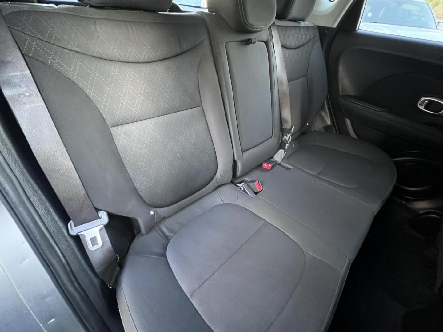 2014 SILVER /Black Kia Soul Base (KNDJN2A29E7) with an 1.6L L4 DOHC 16V engine, Automatic transmission, located at 30 S. Berkeley Avenue, Pasadena, CA, 91107, (626) 248-7567, 34.145447, -118.109398 - Photo#10