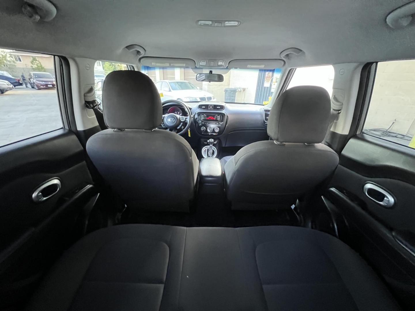 2014 SILVER /Black Kia Soul Base (KNDJN2A29E7) with an 1.6L L4 DOHC 16V engine, Automatic transmission, located at 30 S. Berkeley Avenue, Pasadena, CA, 91107, (626) 248-7567, 34.145447, -118.109398 - Photo#16