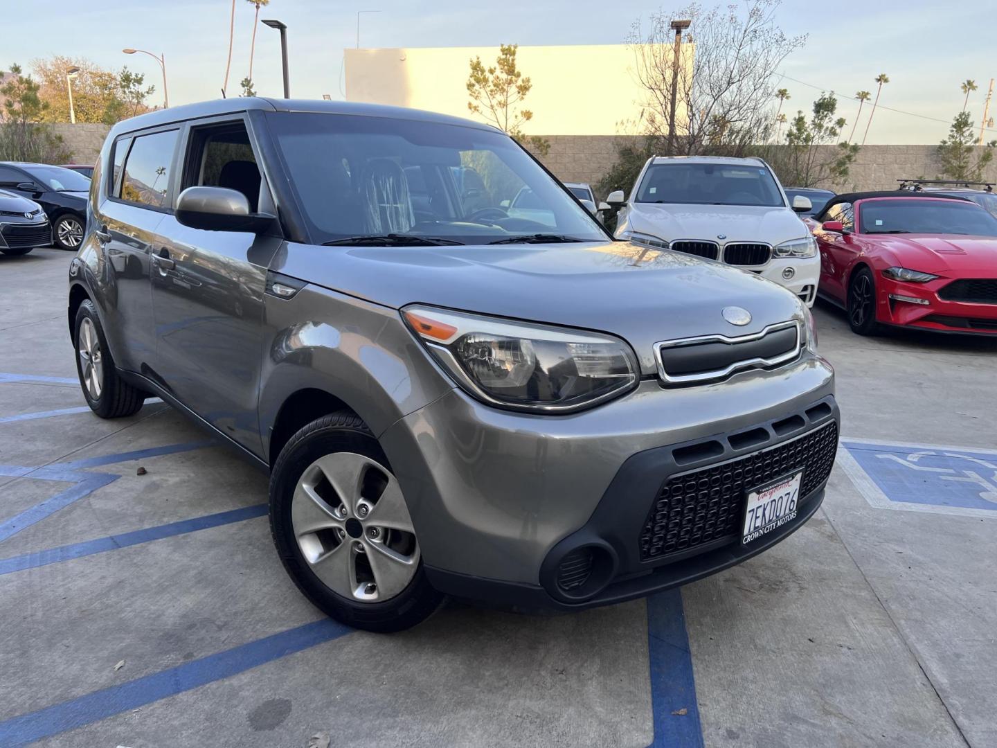 2014 SILVER /Black Kia Soul Base (KNDJN2A29E7) with an 1.6L L4 DOHC 16V engine, Automatic transmission, located at 30 S. Berkeley Avenue, Pasadena, CA, 91107, (626) 248-7567, 34.145447, -118.109398 - Photo#1