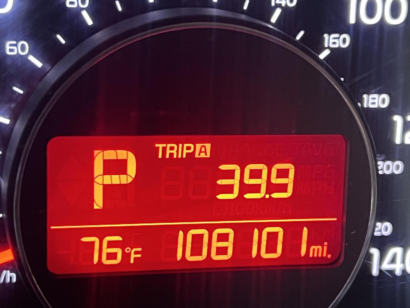2014 SILVER /Black Kia Soul Base (KNDJN2A29E7) with an 1.6L L4 DOHC 16V engine, Automatic transmission, located at 30 S. Berkeley Avenue, Pasadena, CA, 91107, (626) 248-7567, 34.145447, -118.109398 - Photo#36