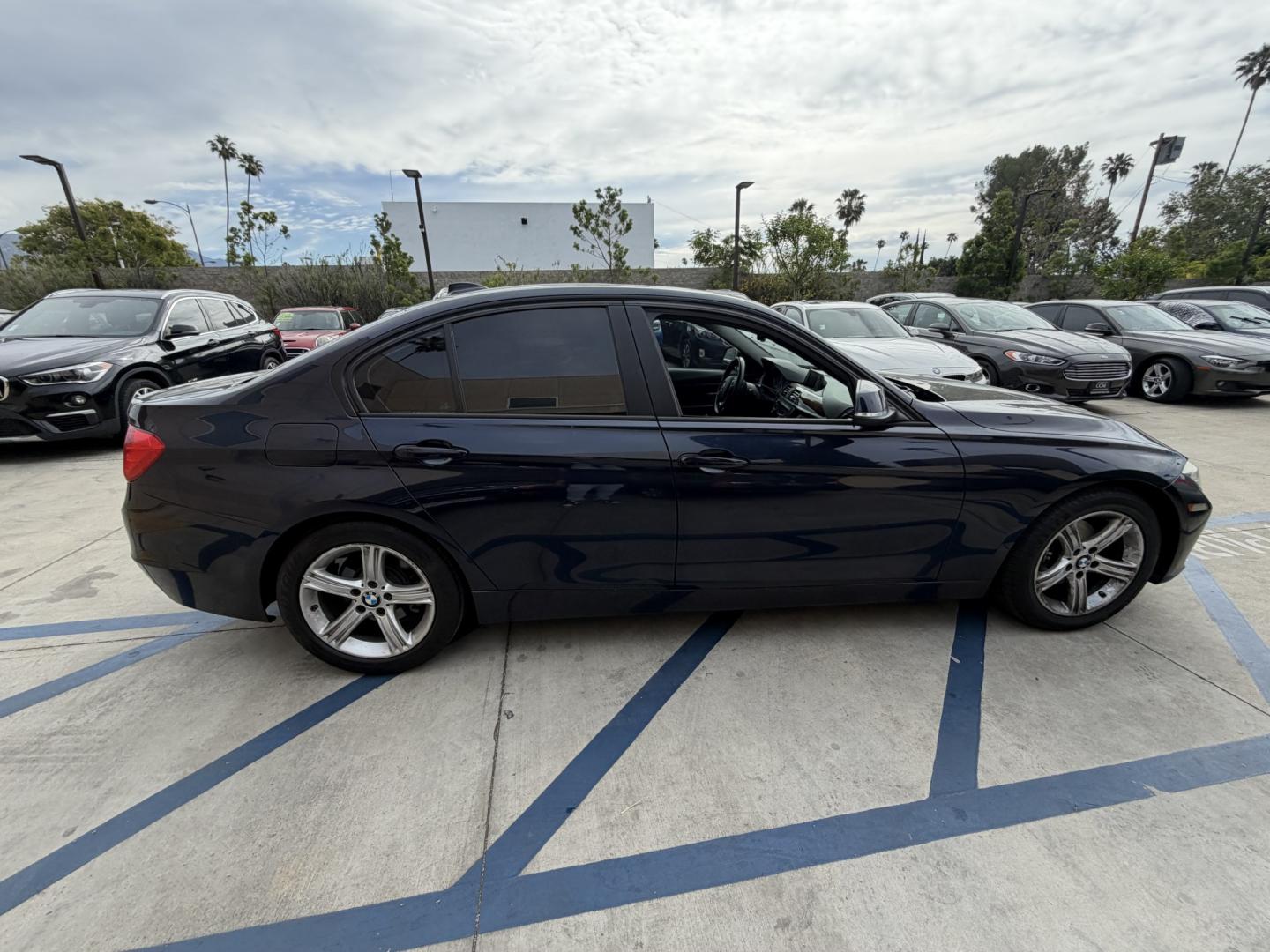 2014 Black /Black BMW 3-Series 328i Sedan (WBA3C1C55EK) with an 2.0L L4 DOHC 16V engine, Automatic transmission, located at 30 S. Berkeley Avenue, Pasadena, CA, 91107, (626) 248-7567, 34.145447, -118.109398 - 2014 BMW 328: Sporty Performance, Luxury, and Easy Bad Credit Financing at Buy Here Pay Here Dealerships If you're searching for a luxury sedan that delivers dynamic performance, cutting-edge technology, and timeless design, the 2014 BMW 328 should be at the top of your list. As part of the iconi - Photo#7