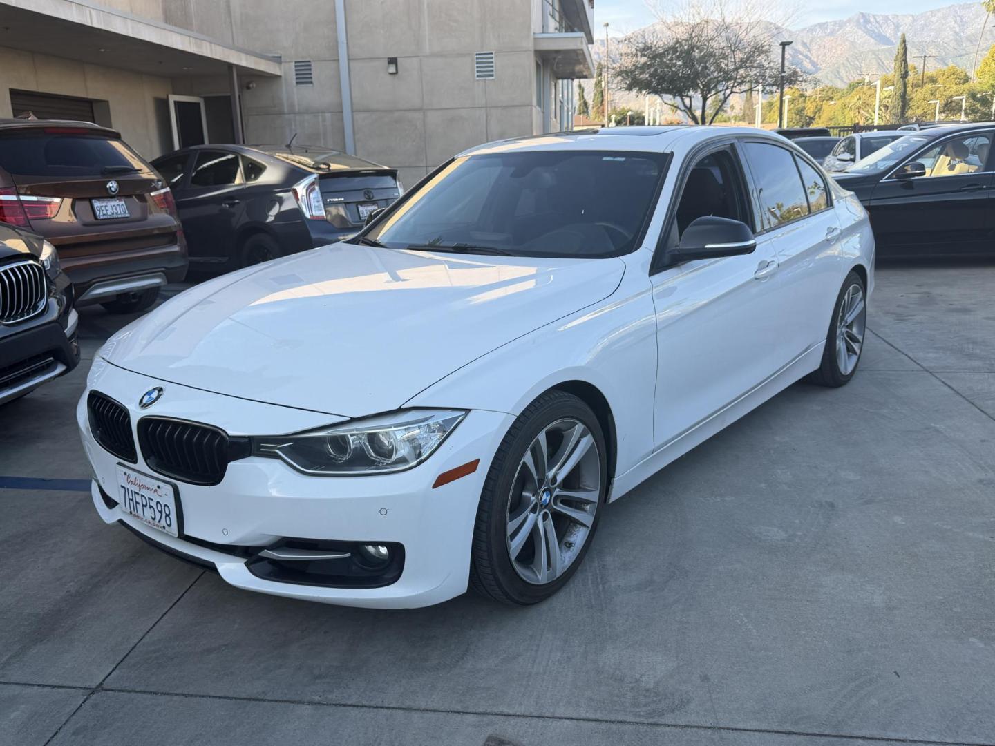 2014 BMW 3-Series 328i Sedan (WBA3C1C54EK) with an 2.0L L4 DOHC 16V engine, located at 30 S. Berkeley Avenue, Pasadena, CA, 91107, (626) 248-7567, 34.145447, -118.109398 - 2014 BMW 3 Series – White – Only 79,000 Miles – Buy Here Pay Here – Pasadena, CA VIN: WBA3C1C54EK113623 Looking for a low-mileage white BMW 3 Series with easy financing in Pasadena? This 2014 BMW 3 Series (VIN: WBA3C1C54EK113623) has only 79,000 miles, which is well below average for i - Photo#0