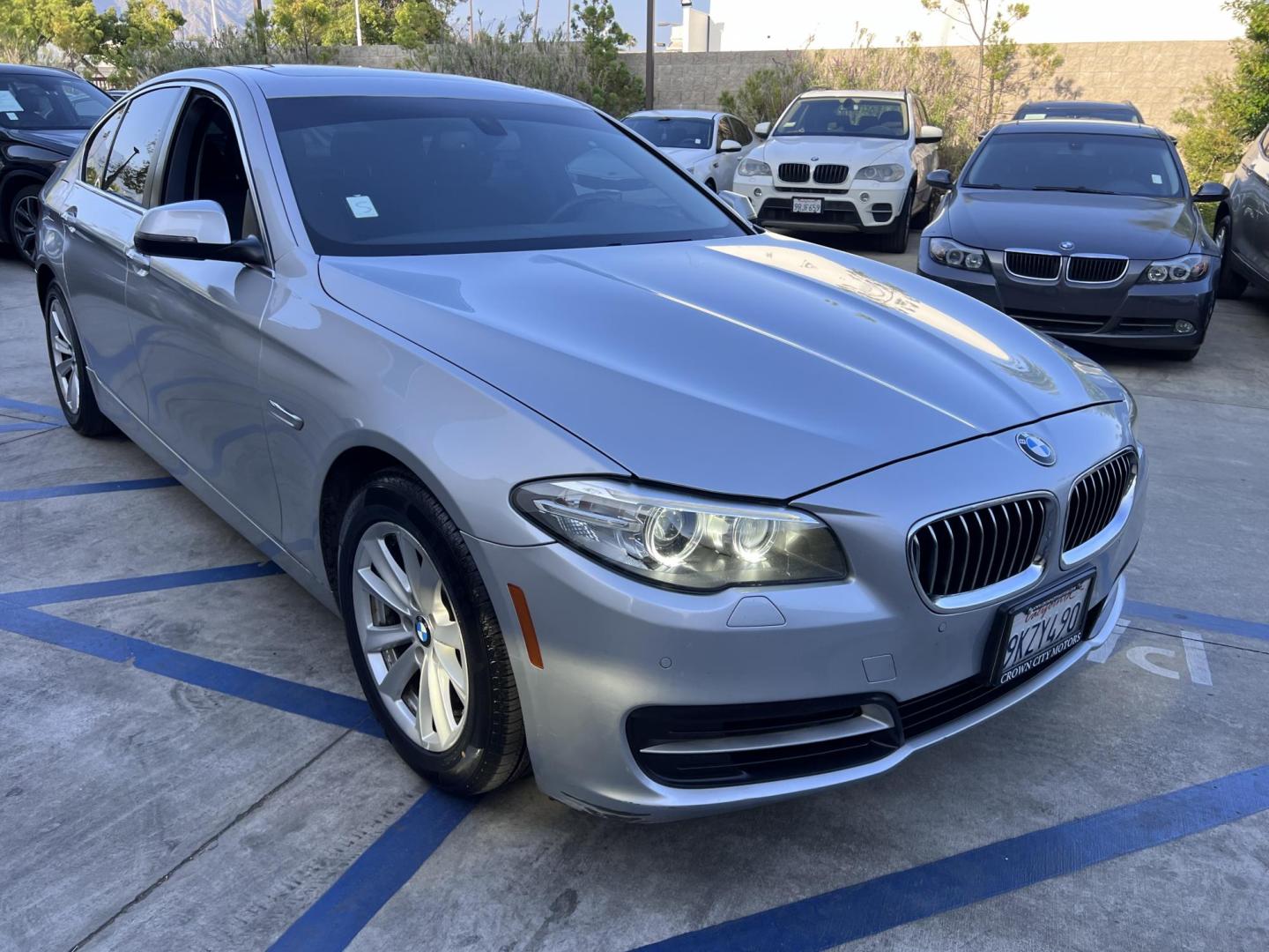 2014 /Gray BMW 5-Series 528i (WBA5A5C53ED) with an 2.0L L4 DOHC 16V TURBO engine, 8-Speed Automatic transmission, located at 30 S. Berkeley Avenue, Pasadena, CA, 91107, (626) 248-7567, 34.145447, -118.109398 - Leather seats! Back up camera! Moon-roof! Navigation! This 2014 BMW 5-Series 528i Crown City Motors is a used “Buy Here Pay Here” car dealer in Pasadena CA. “Buy Here Pay Here” financing, means that when you purchase your vehicle from our dealership, that you make the payments to the deal - Photo#4