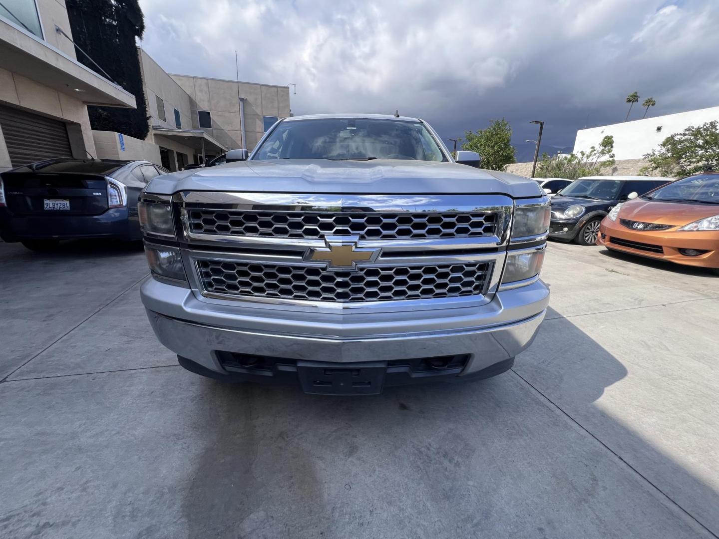 2014 Silver /Gray Chevrolet Silverado 1500 1LT Crew Cab 2WD (3GCPCREC0EG) with an 4.8L V8 OHV 16V engine, 6-Speed Automatic transmission, located at 30 S. Berkeley Avenue, Pasadena, CA, 91107, (626) 248-7567, 34.145447, -118.109398 - 2014 Chevrolet Silverado 1500 – Reliable, Powerful, and Ready for the Road – Buy Here Pay Here Available! Looking for a rugged and dependable full-size pickup truck that can handle both work and play? Look no further than this 2014 Chevrolet Silverado 1500, now available at Crown City Motors - Photo#4