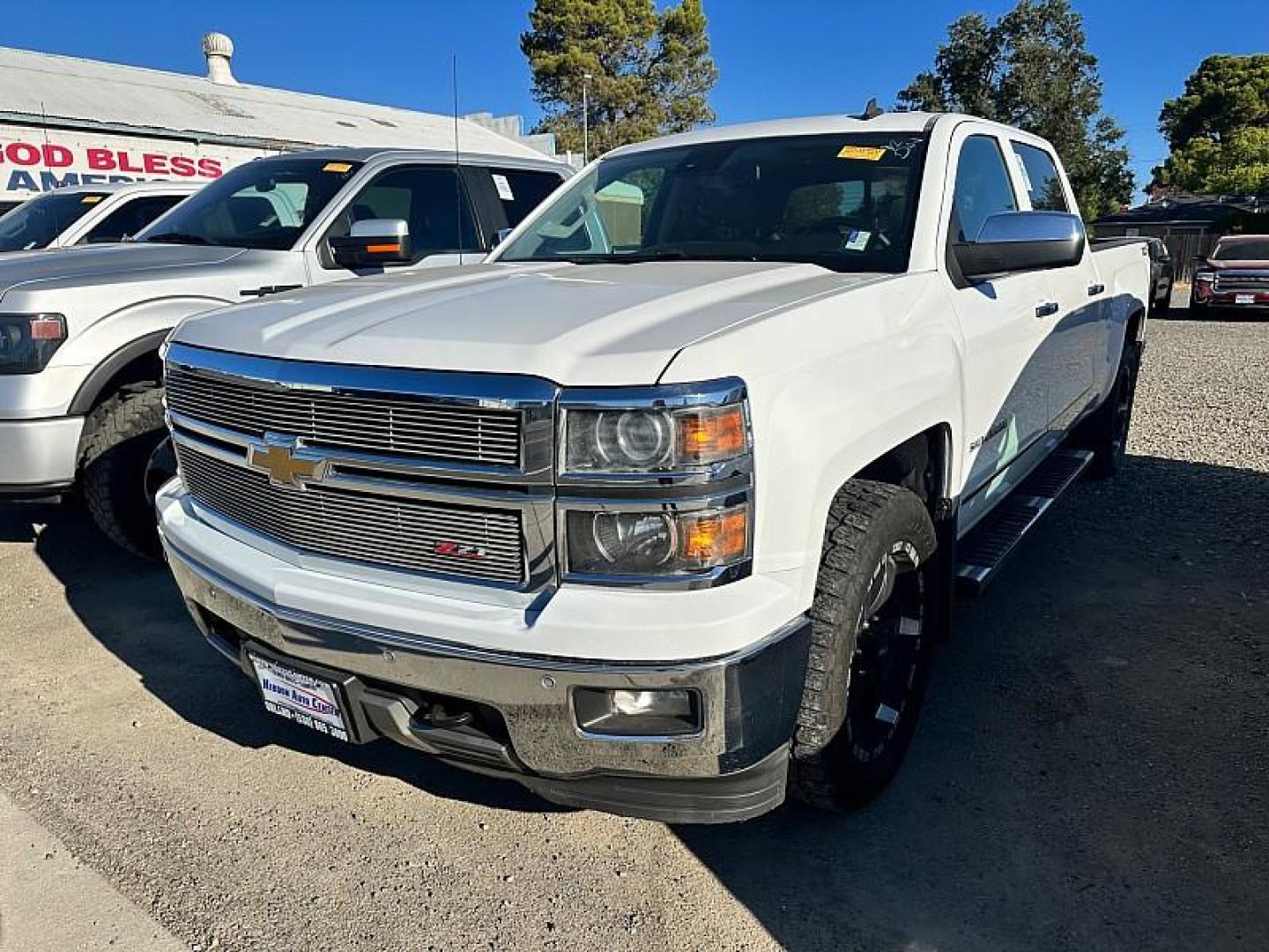 2014 WHITE Chevrolet Silverado 1500 4WD (3GCUKSEC1EG) with an V8 EcoTec3 Flex Fuel 5.3L engine, Auto 6-Spd HD Overdrive transmission, located at 246 E Walker St., Orland, 95963, (530) 865-5800, 39.747589, -122.178398 - Photo#0