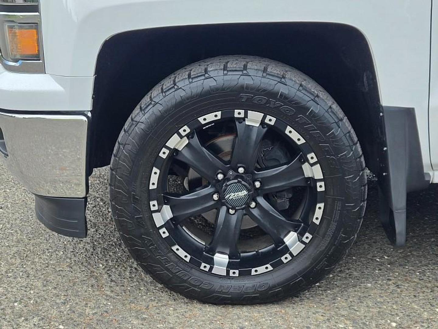 2014 WHITE Chevrolet Silverado 1500 4WD (3GCUKSEC1EG) with an V8 EcoTec3 Flex Fuel 5.3L engine, Auto 6-Spd HD Overdrive transmission, located at 246 E Walker St., Orland, 95963, (530) 865-5800, 39.747589, -122.178398 - Photo#27
