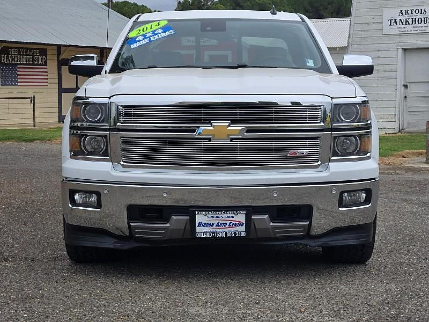 2014 WHITE Chevrolet Silverado 1500 4WD (3GCUKSEC1EG) with an V8 EcoTec3 Flex Fuel 5.3L engine, Auto 6-Spd HD Overdrive transmission, located at 246 E Walker St., Orland, 95963, (530) 865-5800, 39.747589, -122.178398 - Photo#2