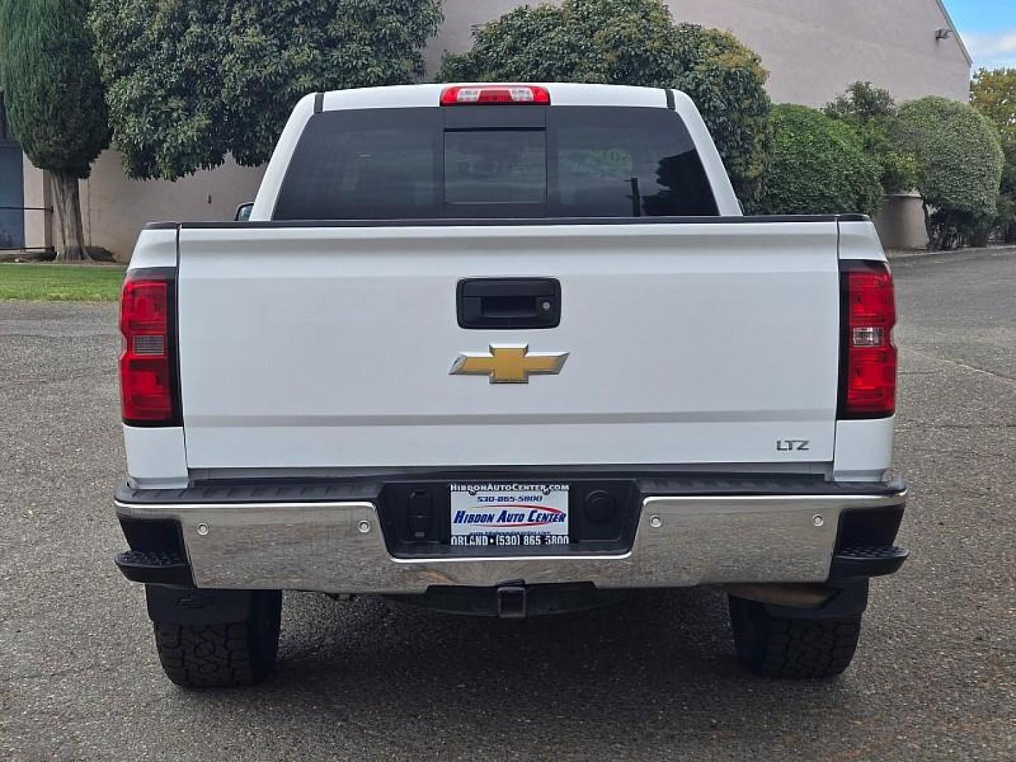 2014 WHITE Chevrolet Silverado 1500 4WD (3GCUKSEC1EG) with an V8 EcoTec3 Flex Fuel 5.3L engine, Auto 6-Spd HD Overdrive transmission, located at 246 E Walker St., Orland, 95963, (530) 865-5800, 39.747589, -122.178398 - Photo#6