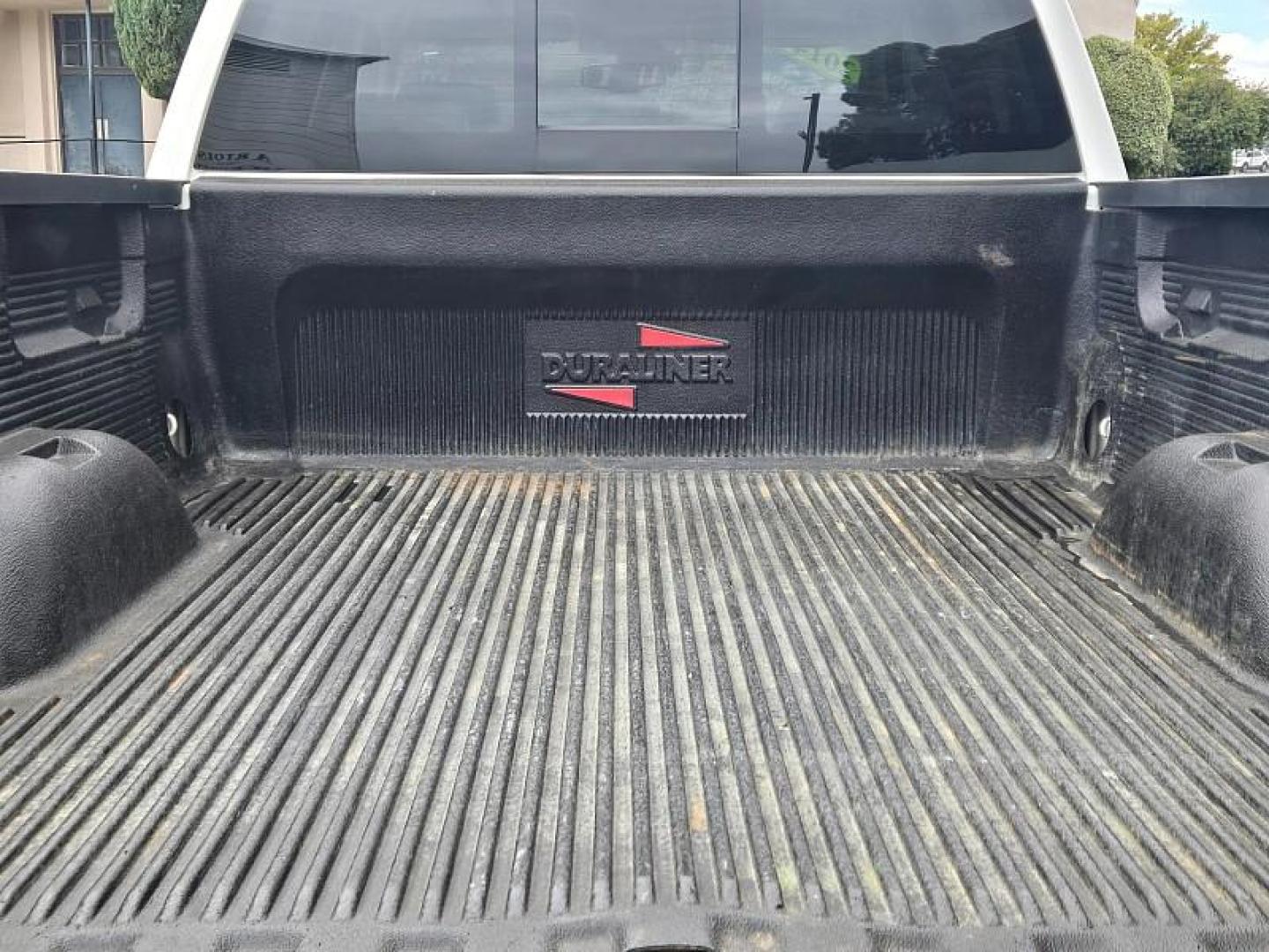 2014 WHITE Chevrolet Silverado 1500 4WD (3GCUKSEC1EG) with an V8 EcoTec3 Flex Fuel 5.3L engine, Auto 6-Spd HD Overdrive transmission, located at 246 E Walker St., Orland, 95963, (530) 865-5800, 39.747589, -122.178398 - Photo#7