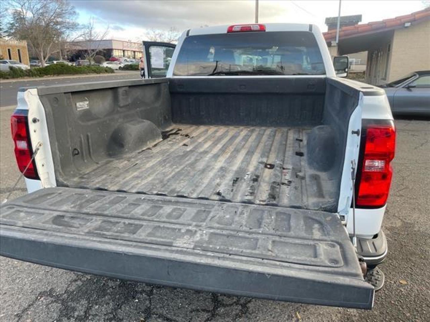 2014 Summit White Chevrolet Silverado 1500 LT (3GCUKREC7EG) with an 5.3L EcoTec3 5.3L Flex Fuel V8 355hp 383ft. lbs. Direct Injection engine, 6-Speed Shiftable Automatic w/Overdrive transmission, located at 800 Riverside Ave, Roseville, CA, 95678, 916-773-4549 & Toll Free: 866-719-4393, 38.732265, -121.291039 - 4X4 CREW CAB LT 95K MILES - Photo#9