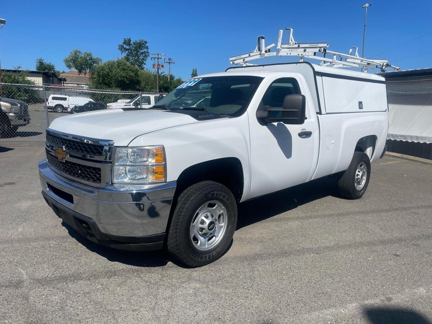 2014 White Chevrolet Silverado 2500HD Work Truck (1GC0KVEG2EF) with an 6.0L Vortec 6.0L Flex Fuel V8 360hp 380ft. lbs. Sequential Electronic Fuel Injection engine, 6-Speed Shiftable Automatic transmission, located at 800 Riverside Ave, Roseville, CA, 95678, 916-773-4549 & Toll Free: 866-719-4393, 38.732265, -121.291039 - 4X4 ONE OWNER- Photo#1