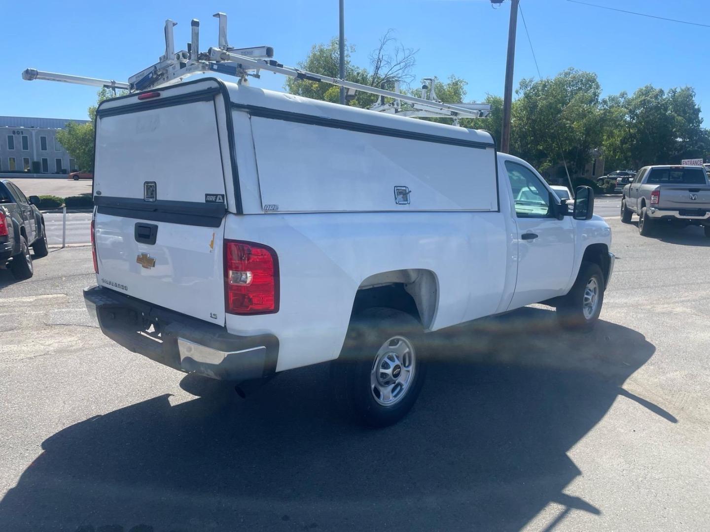 2014 White Chevrolet Silverado 2500HD Work Truck (1GC0KVEG2EF) with an 6.0L Vortec 6.0L Flex Fuel V8 360hp 380ft. lbs. Sequential Electronic Fuel Injection engine, 6-Speed Shiftable Automatic transmission, located at 800 Riverside Ave, Roseville, CA, 95678, 916-773-4549 & Toll Free: 866-719-4393, 38.732265, -121.291039 - 4X4 ONE OWNER- Photo#4