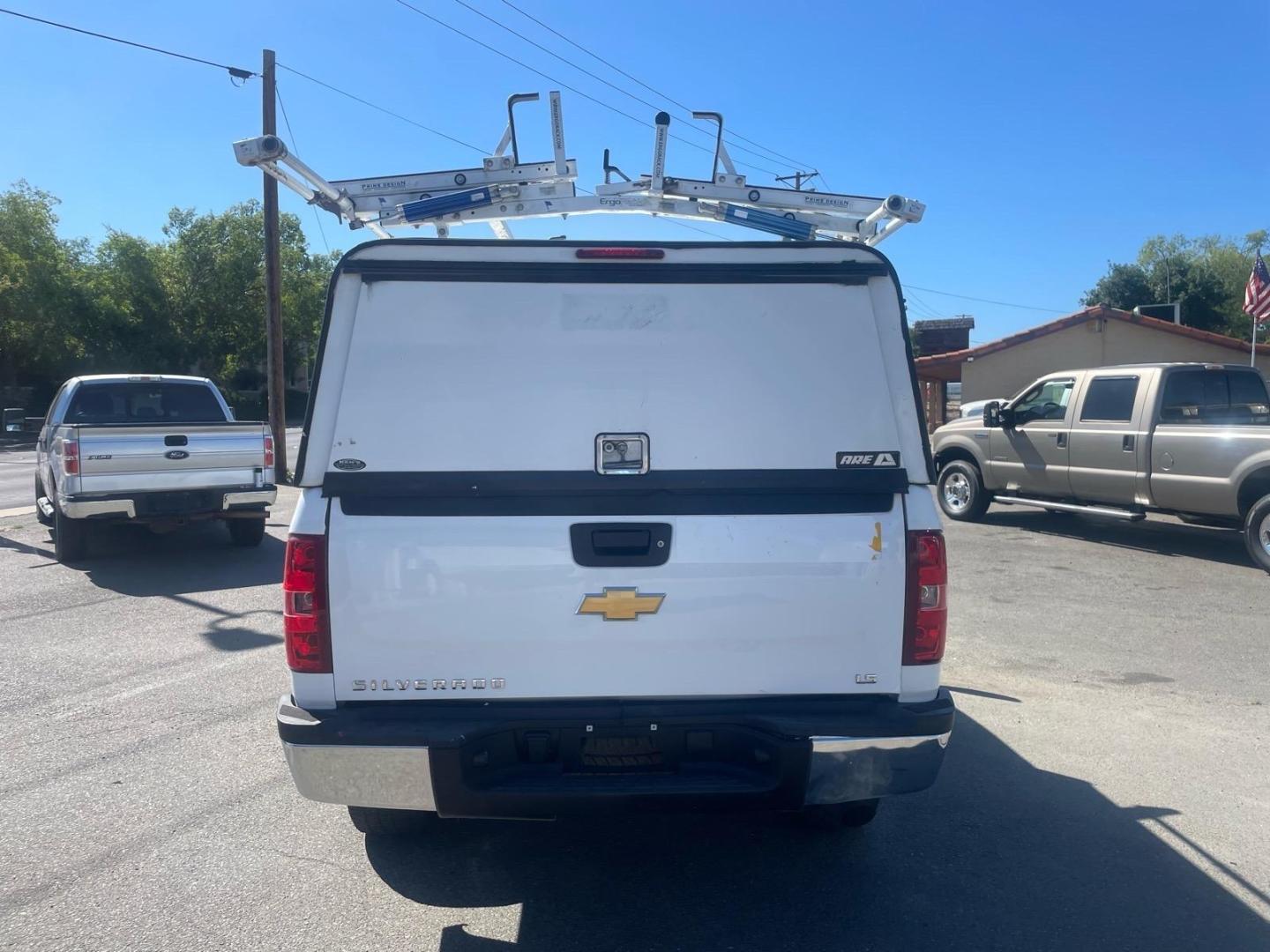 2014 White Chevrolet Silverado 2500HD Work Truck (1GC0KVEG2EF) with an 6.0L Vortec 6.0L Flex Fuel V8 360hp 380ft. lbs. Sequential Electronic Fuel Injection engine, 6-Speed Shiftable Automatic transmission, located at 800 Riverside Ave, Roseville, CA, 95678, 916-773-4549 & Toll Free: 866-719-4393, 38.732265, -121.291039 - 4X4 ONE OWNER- Photo#8