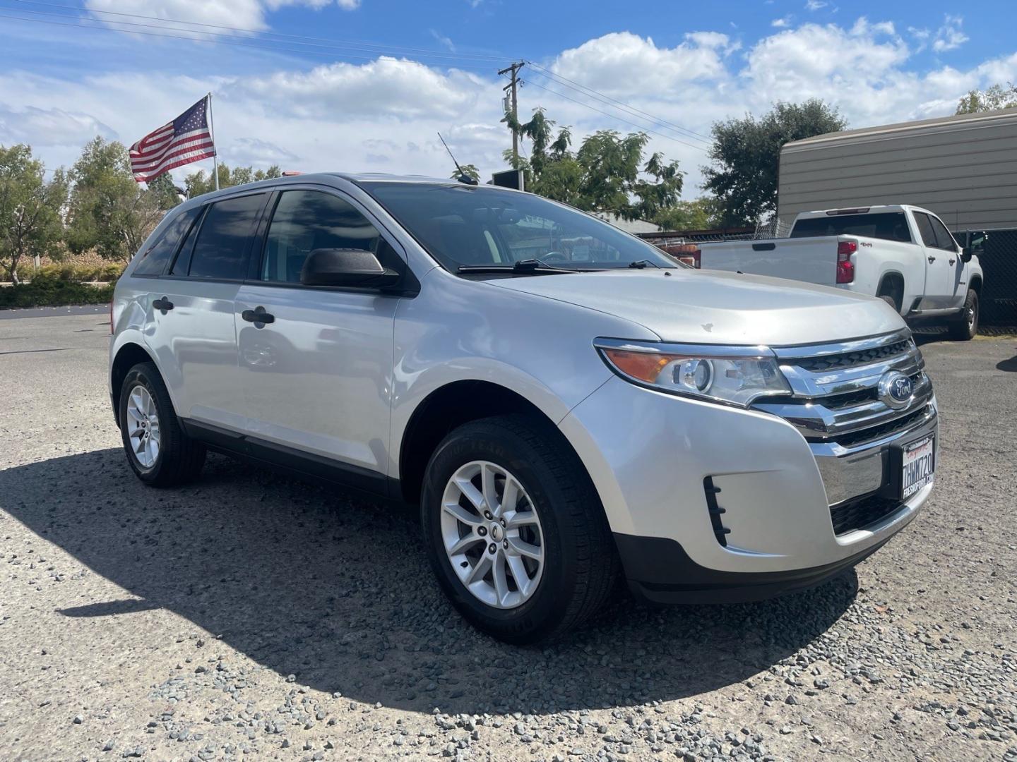 2014 Ingot Silver Metallic Ford Edge SE (2FMDK3GC1EB) with an 3.5L 3.5L V6 285hp 253ft. lbs. Sequential Multiport Fuel Injection engine, 6-Speed Shiftable Automatic transmission, located at 800 Riverside Ave, Roseville, CA, 95678, 916-773-4549 & Toll Free: 866-719-4393, 38.732265, -121.291039 - SE SERVICE RECORDS ON CLEAN CARFAX- Photo#2
