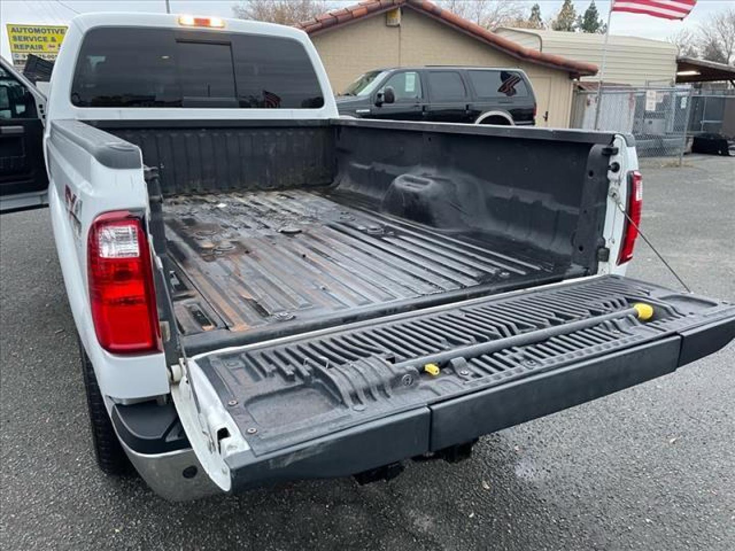 2014 Oxford White Ford F-350 Super Duty Lariat (1FT8W3BT3EE) with an 6.7L Power Stroke 6.7L Biodiesel Turbo V8 400hp 800ft. lbs. Common Rail Direct Injection engine, 6-Speed Shiftable Automatic transmission, located at 800 Riverside Ave, Roseville, CA, 95678, 916-773-4549 & Toll Free: 866-719-4393, 38.732265, -121.291039 - DIESEL CREW CAB 4X4 FX4 LARIAT ONE OWNER OIL SERVICE RECORDS REGULARLY CHANGED ONE OWNER MOON ROOF - Photo#10