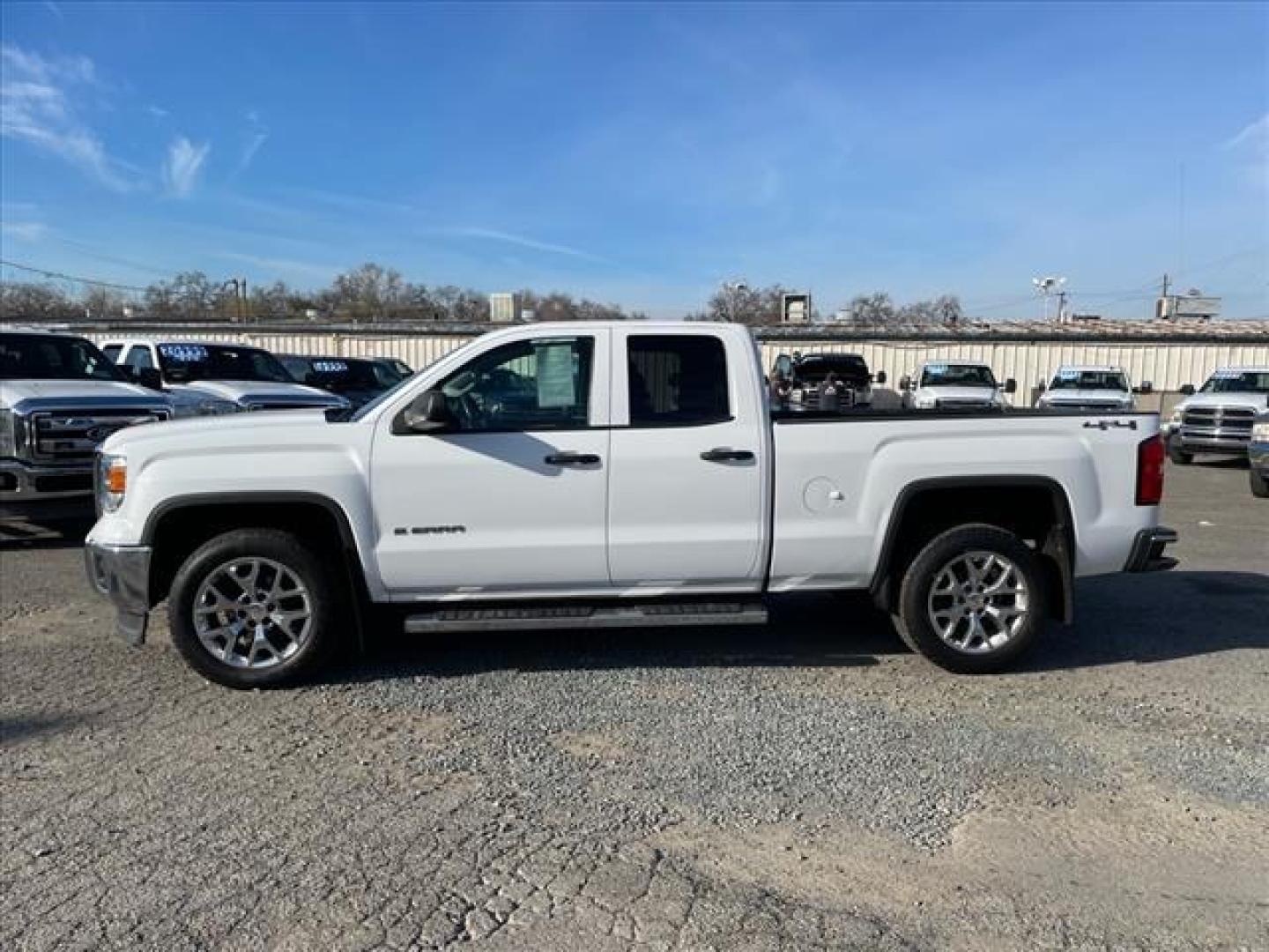 2014 Summit White GMC Sierra 1500 Base (1GTV2TEC4EZ) with an 5.3L EcoTec3 5.3L Flex Fuel V8 355hp 383ft. lbs. Direct Injection engine, 6-Speed Shiftable Automatic w/Overdrive transmission, located at 800 Riverside Ave, Roseville, CA, 95678, 916-773-4549 & Toll Free: 866-719-4393, 38.732265, -121.291039 - 4X4 DOUBLE CAB LOW MILES CLEAN CARFAX - Photo#1