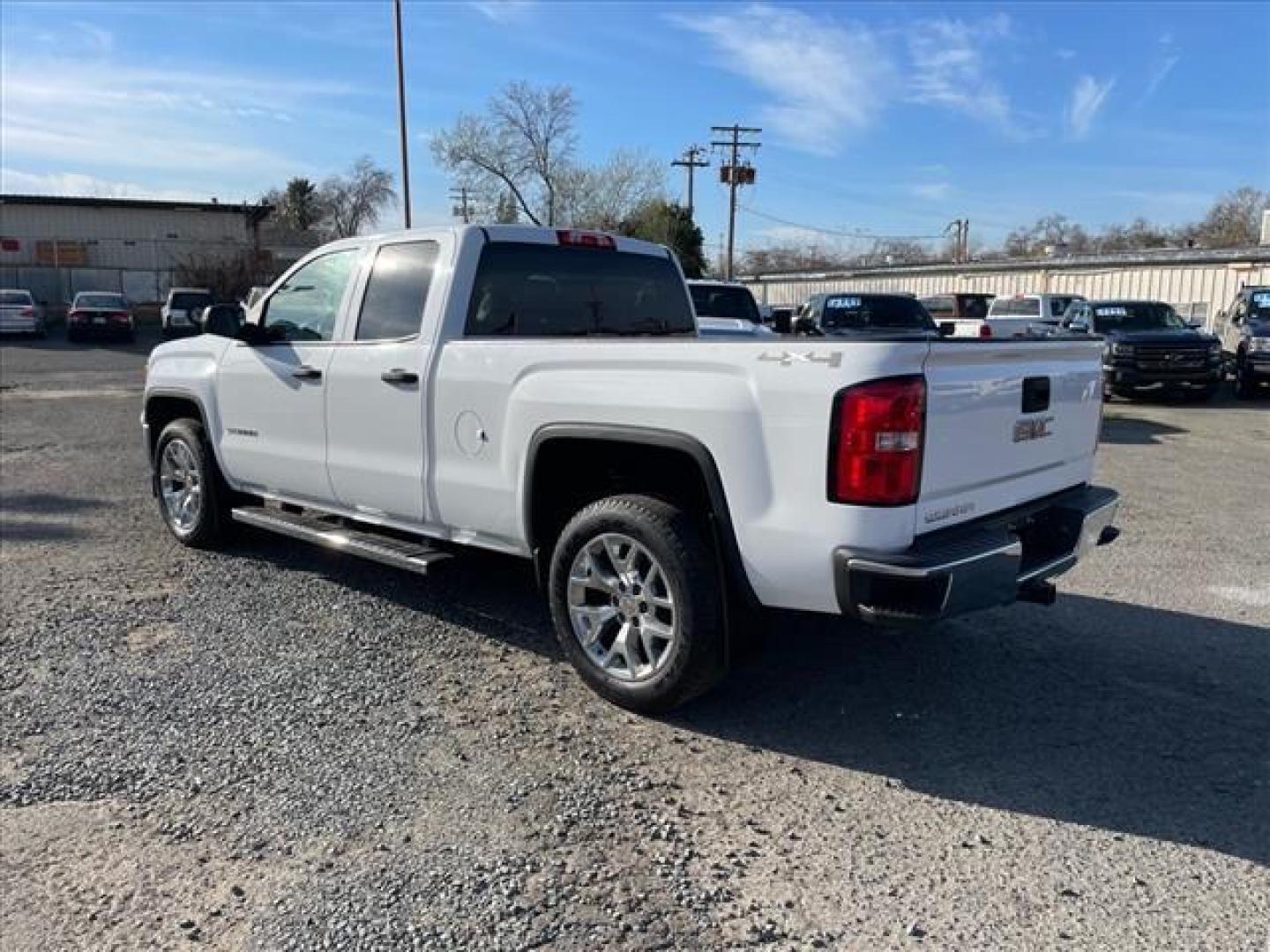 2014 Summit White GMC Sierra 1500 Base (1GTV2TEC4EZ) with an 5.3L EcoTec3 5.3L Flex Fuel V8 355hp 383ft. lbs. Direct Injection engine, 6-Speed Shiftable Automatic w/Overdrive transmission, located at 800 Riverside Ave, Roseville, CA, 95678, 916-773-4549 & Toll Free: 866-719-4393, 38.732265, -121.291039 - 4X4 DOUBLE CAB LOW MILES CLEAN CARFAX - Photo#2