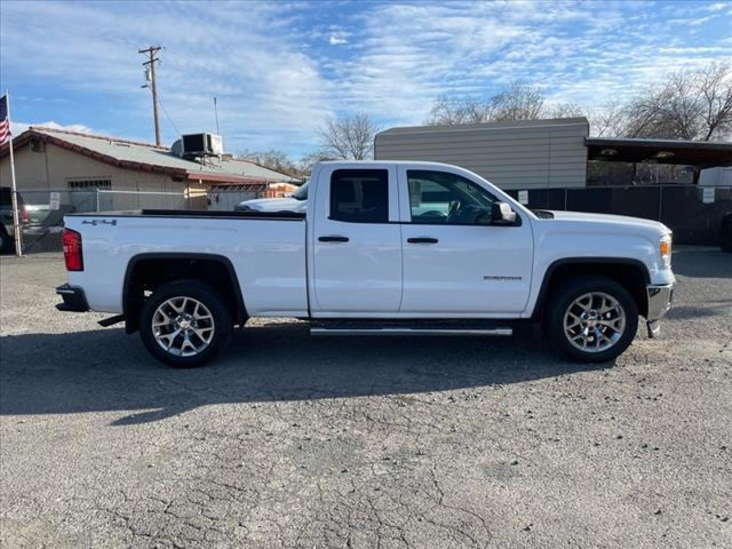 2014 Summit White GMC Sierra 1500 Base (1GTV2TEC4EZ) with an 5.3L EcoTec3 5.3L Flex Fuel V8 355hp 383ft. lbs. Direct Injection engine, 6-Speed Shiftable Automatic w/Overdrive transmission, located at 800 Riverside Ave, Roseville, CA, 95678, 916-773-4549 & Toll Free: 866-719-4393, 38.732265, -121.291039 - 4X4 DOUBLE CAB LOW MILES CLEAN CARFAX - Photo#5