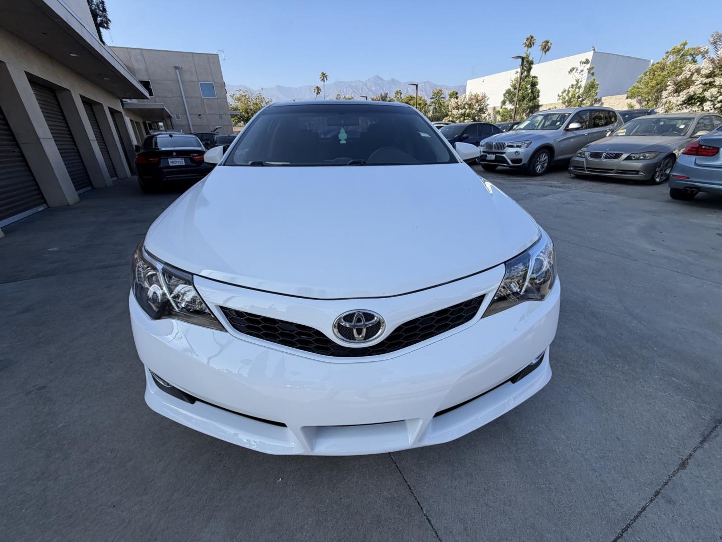 2014 White Toyota Camry SE (4T1BF1FK9EU) with an 2.5L L4 DOHC 16V engine, 6-Speed Automatic transmission, located at 30 S. Berkeley Avenue, Pasadena, CA, 91107, (626) 248-7567, 34.145447, -118.109398 - Back up camera! Bluetooth! Fog Lights! Premium Wheels! This Toyota looks and drives good. Climate Control! Heate! Low Miles! This Camry SE looks and drives good. It comes well equipped with, Power Driver Seat,Power Passenger Seat,Tire Pressure Monitor , climate control, and a lot more . Call us wi - Photo#14