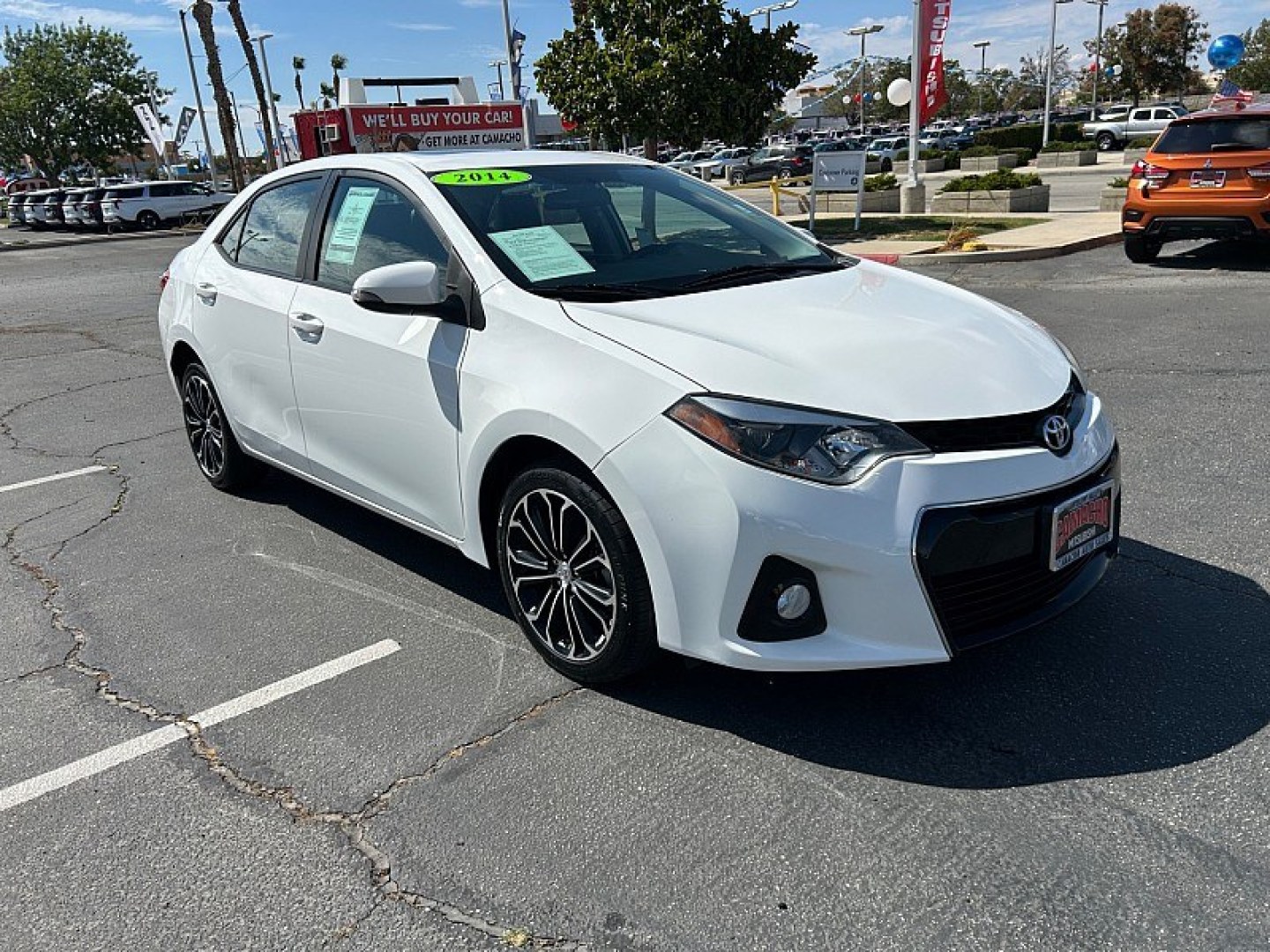 2014 White Toyota Corolla (5YFBURHE5EP) with an 4-Cyl 1.8 Liter engine, Auto CVTi-S w/Man Mode transmission, located at 412 Auto Vista Drive, Palmdale, 93551, (661) 945-0620, 34.592636, -118.136681- Photo#0