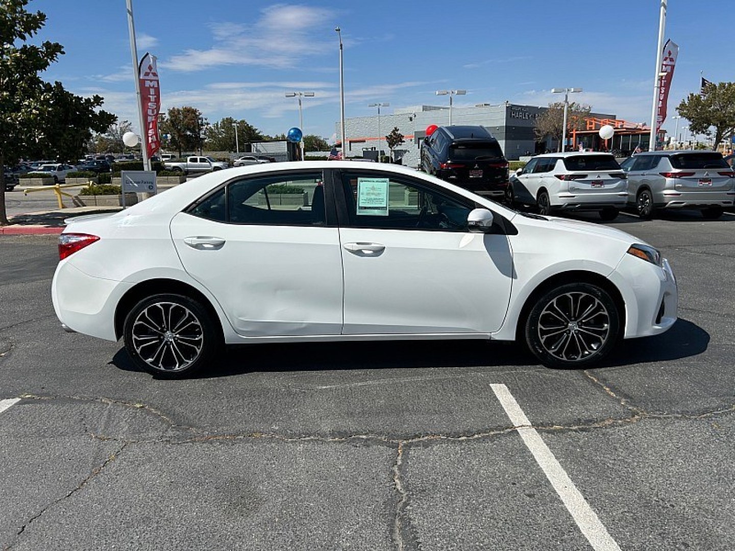 2014 White Toyota Corolla (5YFBURHE5EP) with an 4-Cyl 1.8 Liter engine, Auto CVTi-S w/Man Mode transmission, located at 412 Auto Vista Drive, Palmdale, 93551, (661) 945-0620, 34.592636, -118.136681- Photo#5