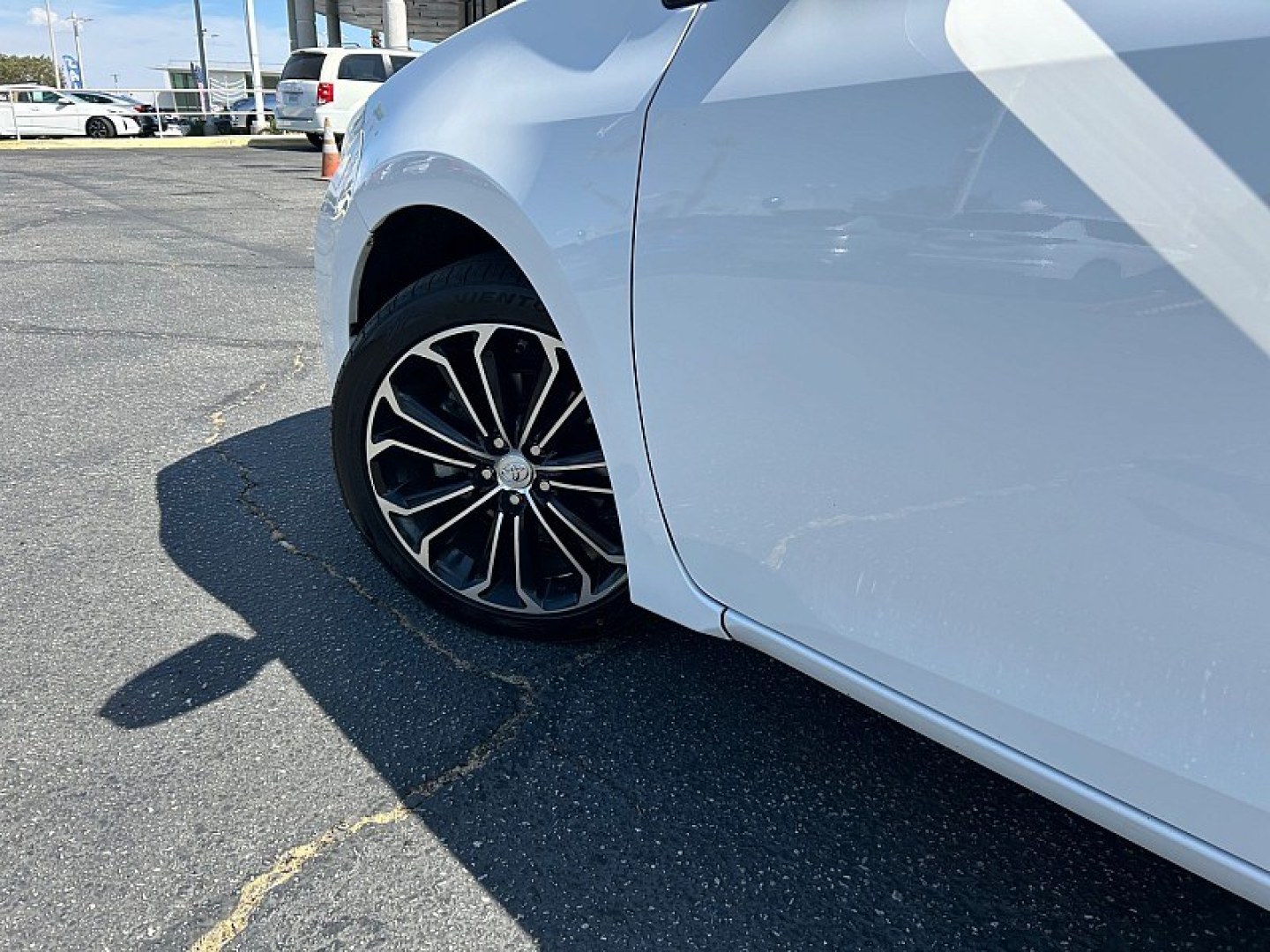 2014 White Toyota Corolla (5YFBURHE5EP) with an 4-Cyl 1.8 Liter engine, Auto CVTi-S w/Man Mode transmission, located at 412 Auto Vista Drive, Palmdale, 93551, (661) 945-0620, 34.592636, -118.136681- Photo#14