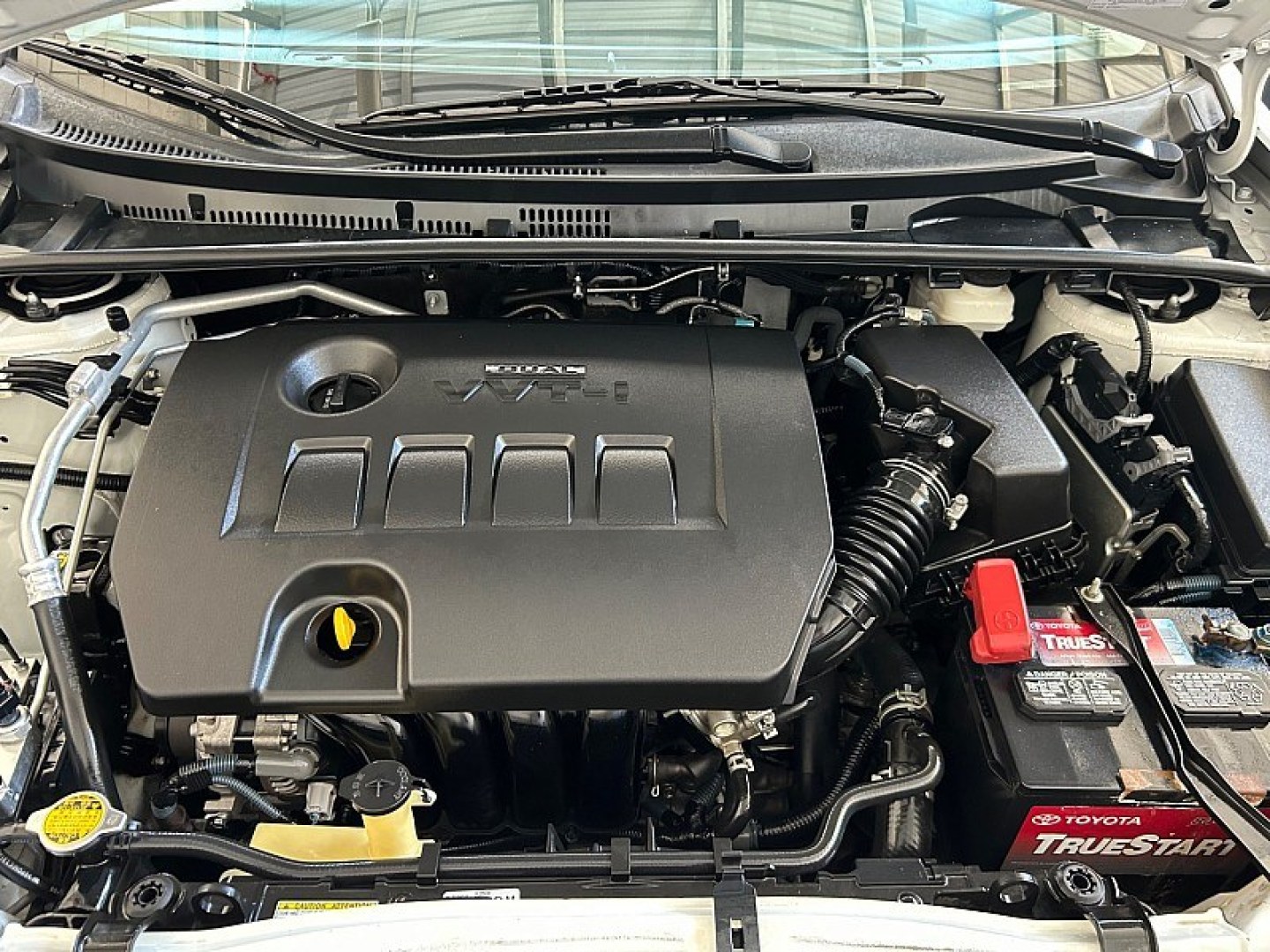 2014 White Toyota Corolla (5YFBURHE5EP) with an 4-Cyl 1.8 Liter engine, Auto CVTi-S w/Man Mode transmission, located at 412 Auto Vista Drive, Palmdale, 93551, (661) 945-0620, 34.592636, -118.136681- Photo#26