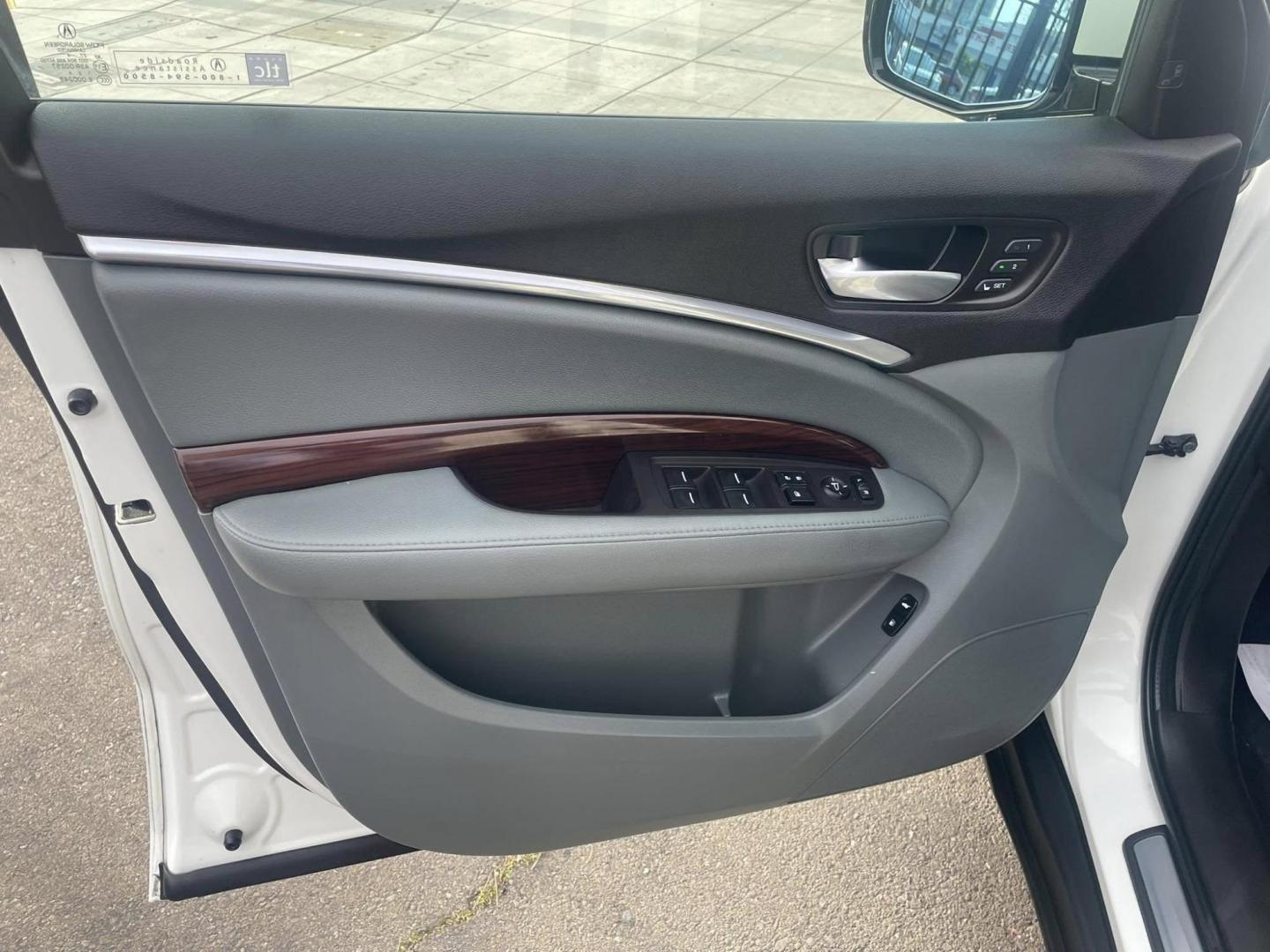 2015 Acura MDX 6-Spd AT w/Tech Package (5FRYD3H41FB) with an 3.5L V6 SOHC 24V engine, 6-Speed Automatic transmission, located at 744 E Miner Ave, Stockton, CA, 95202, (209) 944-5770, 37.956863, -121.282082 - PLUS TAXES AND FEES - Photo#3