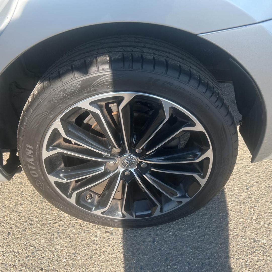 2015 Silver Metallic /Black Toyota Corolla L 4-Speed AT (5YFBURHE9FP) with an 1.8L L4 DOHC 16V engine, 4-Speed Automatic transmission, located at 30 S. Berkeley Avenue, Pasadena, CA, 91107, (626) 248-7567, 34.145447, -118.109398 - Photo#1