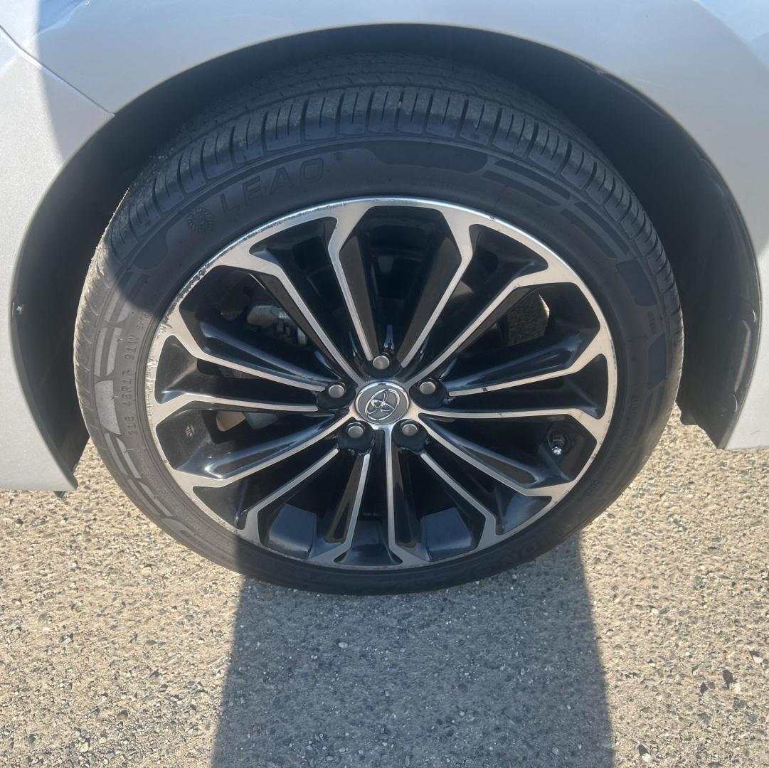 2015 Silver Metallic /Black Toyota Corolla L 4-Speed AT (5YFBURHE9FP) with an 1.8L L4 DOHC 16V engine, 4-Speed Automatic transmission, located at 30 S. Berkeley Avenue, Pasadena, CA, 91107, (626) 248-7567, 34.145447, -118.109398 - Photo#2