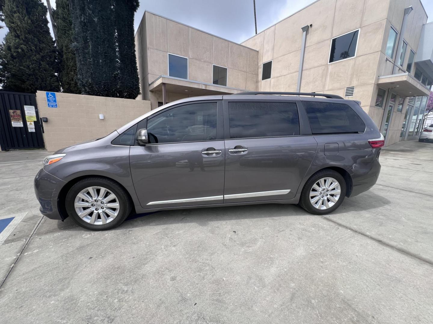 2015 Gray /gray Toyota Sienna XLE FWD 8-Passenger V6 (5TDYK3DC5FS) with an 3.5L V6 EFI DOHC 24V engine, 5-Speed Automatic transmission, located at 30 S. Berkeley Avenue, Pasadena, CA, 91107, (626) 248-7567, 34.145447, -118.109398 - Crown City Motors is a used “Buy Here Pay Here” car dealer in Pasadena CA. “Buy Here Pay Here” financing, means that when you purchase your vehicle from our dealership, that you make the payments to the dealership as well. We do not need the banks approval to get you approved for a used auto - Photo#1