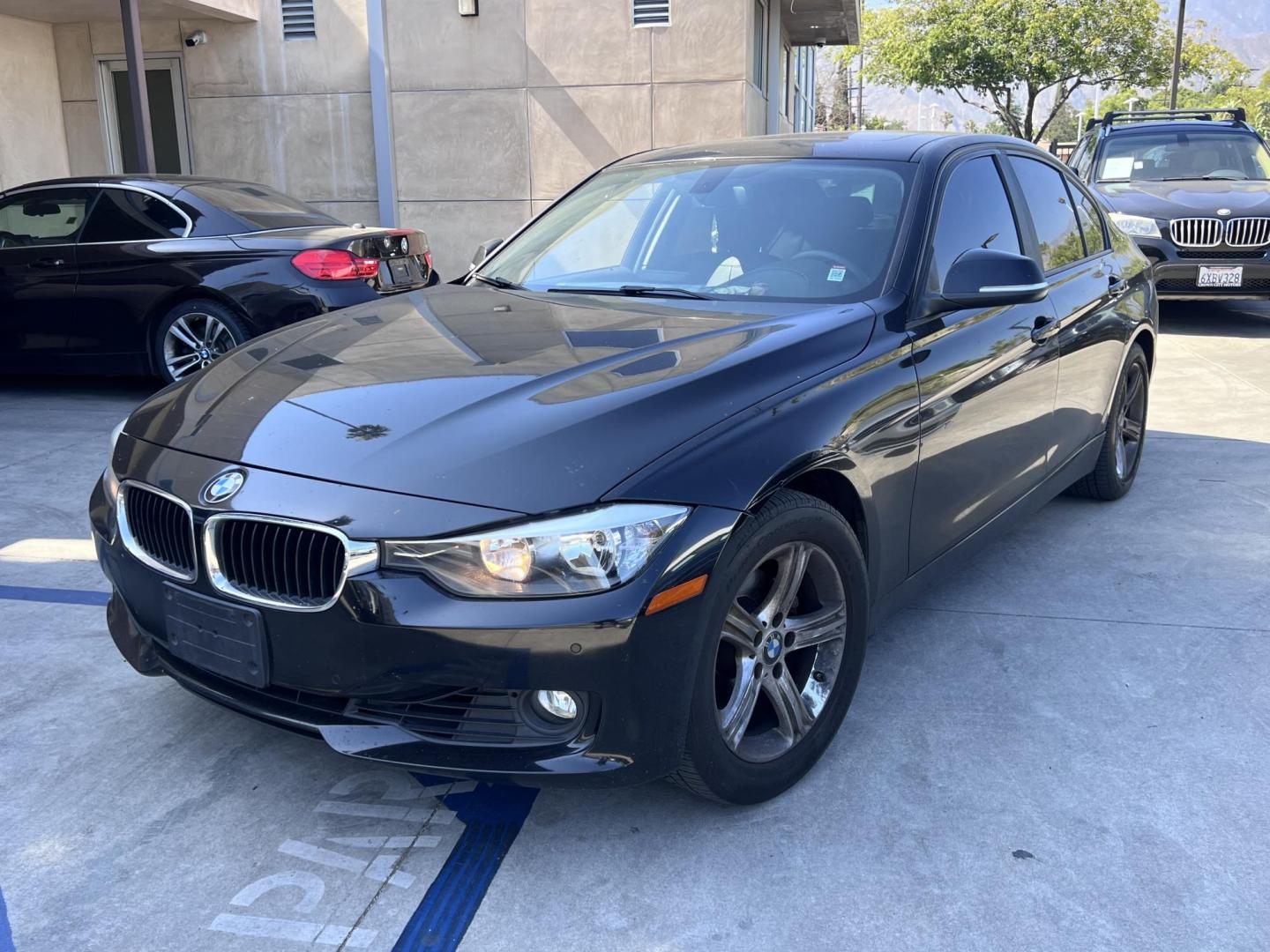 2015 Black Metallic /Black BMW 3-Series 328i SULEV (WBA3C1C58FK) with an 2.0L L4 DOHC 16V engine, 8-Speed Automatic transmission, located at 30 S. Berkeley Avenue, Pasadena, CA, 91107, (626) 248-7567, 34.145447, -118.109398 - Navigation! Leather Seats! Moon-roof! Back up Camera! This 2015 BMW 3-Series 328i SULEV looks and drives well. We can help! We are the bank. All our cars are thoroughly inspected and reconditioned by our technicians. FREE CARFAX report. Stop by or call to speak with our friendly staff. Whether you h - Photo#0