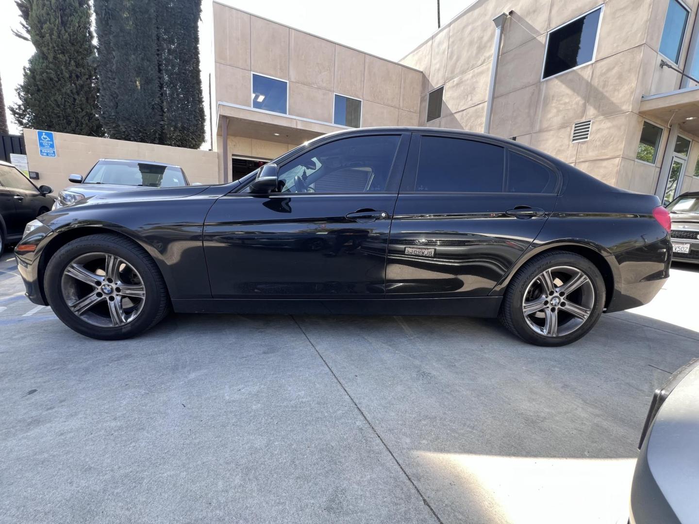 2015 Black Metallic /Black BMW 3-Series 328i SULEV (WBA3C1C58FK) with an 2.0L L4 DOHC 16V engine, 8-Speed Automatic transmission, located at 30 S. Berkeley Avenue, Pasadena, CA, 91107, (626) 248-7567, 34.145447, -118.109398 - Navigation! Leather Seats! Moon-roof! Back up Camera! This 2015 BMW 3-Series 328i SULEV looks and drives well. We can help! We are the bank. All our cars are thoroughly inspected and reconditioned by our technicians. FREE CARFAX report. Stop by or call to speak with our friendly staff. Whether you h - Photo#3