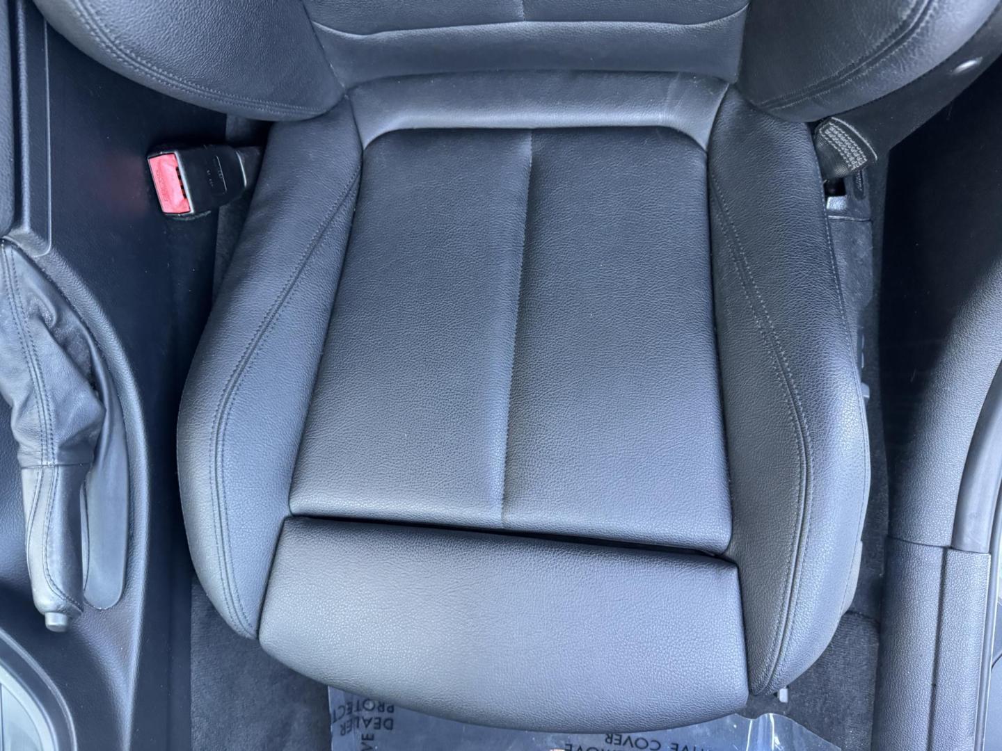 2015 BLACK /Black BMW 3-Series 320i Sedan (WBA3B1C56FK) with an 2.0L L4 DOHC 16V engine, 8-Speed Automatic transmission, located at 30 S. Berkeley Avenue, Pasadena, CA, 91107, (626) 248-7567, 34.145447, -118.109398 - For sale at Crown City Motors, 30 S Berkeley Ave, Pasadena, CA 91107: a sleek and sophisticated 2015 BMW 320i, loaded with premium features for an exceptional driving experience. This compact luxury sedan is equipped with navigation, a moonroof, a backup camera, and the coveted Premium Package, maki - Photo#12