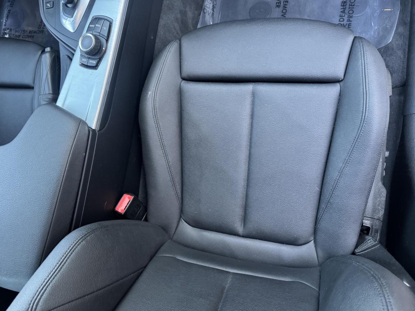 2015 BLACK /Black BMW 3-Series 320i Sedan (WBA3B1C56FK) with an 2.0L L4 DOHC 16V engine, 8-Speed Automatic transmission, located at 30 S. Berkeley Avenue, Pasadena, CA, 91107, (626) 248-7567, 34.145447, -118.109398 - For sale at Crown City Motors, 30 S Berkeley Ave, Pasadena, CA 91107: a sleek and sophisticated 2015 BMW 320i, loaded with premium features for an exceptional driving experience. This compact luxury sedan is equipped with navigation, a moonroof, a backup camera, and the coveted Premium Package, maki - Photo#23