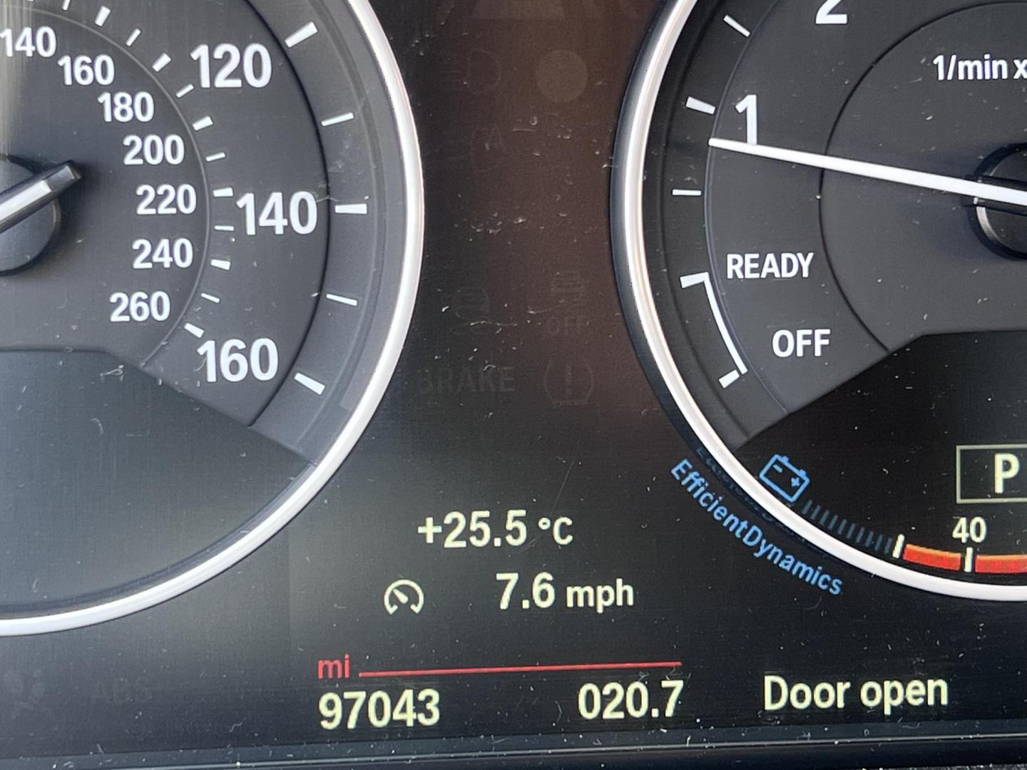 2015 White BMW 3-Series 328i SULEV (WBA3C1C56FK) with an 2.0L L4 DOHC 16V engine, 8-Speed Automatic transmission, located at 30 S. Berkeley Avenue, Pasadena, CA, 91107, (626) 248-7567, 34.145447, -118.109398 - Crown City Motors is a used “Buy Here Pay Here” car dealer in Pasadena CA. “Buy Here Pay Here” financing, means that when you purchase your vehicle from our dealership, that you make the payments to the dealership as well. We do not need the banks approval to get you approved for a used auto - Photo#4