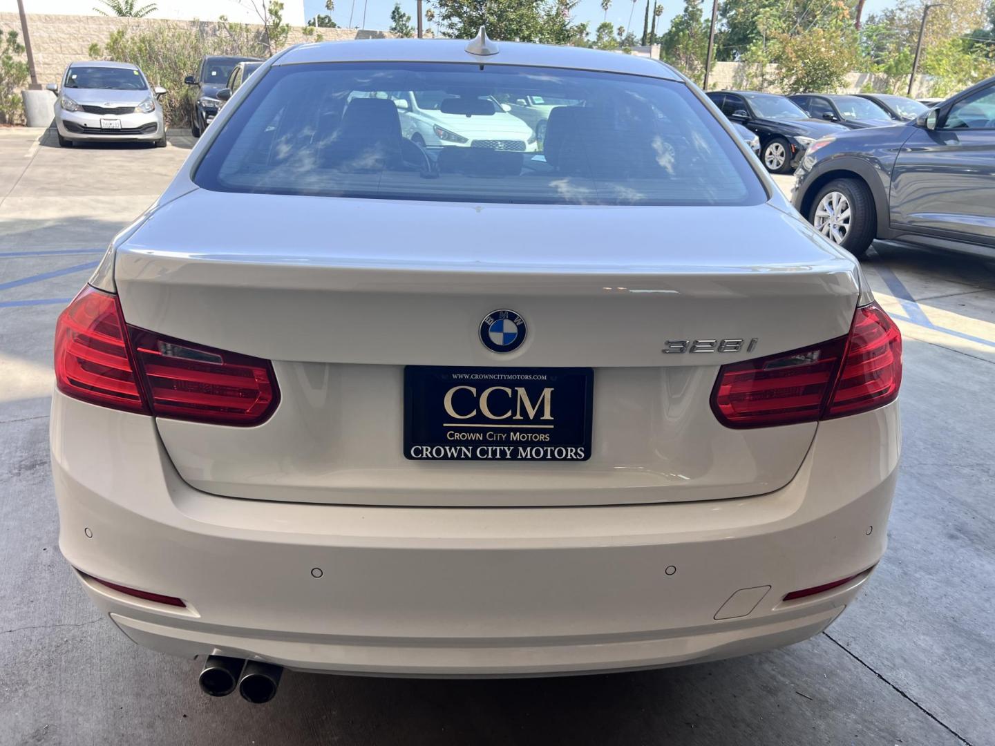 2015 White BMW 3-Series 328i SULEV (WBA3C1C56FK) with an 2.0L L4 DOHC 16V engine, 8-Speed Automatic transmission, located at 30 S. Berkeley Avenue, Pasadena, CA, 91107, (626) 248-7567, 34.145447, -118.109398 - Crown City Motors is a used “Buy Here Pay Here” car dealer in Pasadena CA. “Buy Here Pay Here” financing, means that when you purchase your vehicle from our dealership, that you make the payments to the dealership as well. We do not need the banks approval to get you approved for a used auto - Photo#9