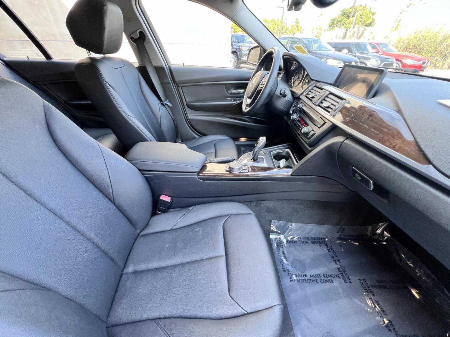 2015 White BMW 3-Series 328i SULEV (WBA3C1C56FK) with an 2.0L L4 DOHC 16V engine, 8-Speed Automatic transmission, located at 30 S. Berkeley Avenue, Pasadena, CA, 91107, (626) 248-7567, 34.145447, -118.109398 - Crown City Motors is a used “Buy Here Pay Here” car dealer in Pasadena CA. “Buy Here Pay Here” financing, means that when you purchase your vehicle from our dealership, that you make the payments to the dealership as well. We do not need the banks approval to get you approved for a used auto - Photo#19