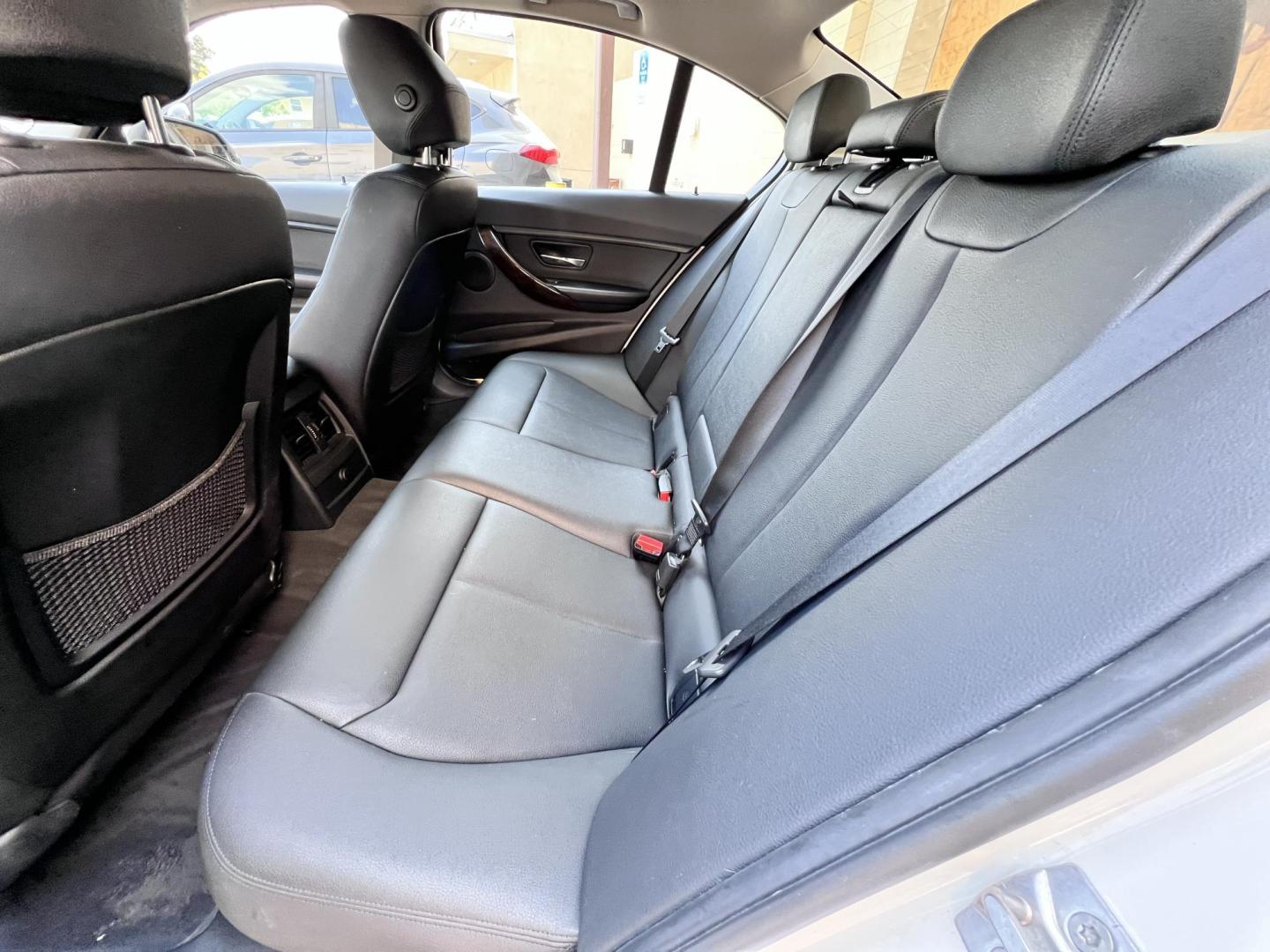 2015 White BMW 3-Series 328i SULEV (WBA3C1C56FK) with an 2.0L L4 DOHC 16V engine, 8-Speed Automatic transmission, located at 30 S. Berkeley Avenue, Pasadena, CA, 91107, (626) 248-7567, 34.145447, -118.109398 - Crown City Motors is a used “Buy Here Pay Here” car dealer in Pasadena CA. “Buy Here Pay Here” financing, means that when you purchase your vehicle from our dealership, that you make the payments to the dealership as well. We do not need the banks approval to get you approved for a used auto - Photo#21