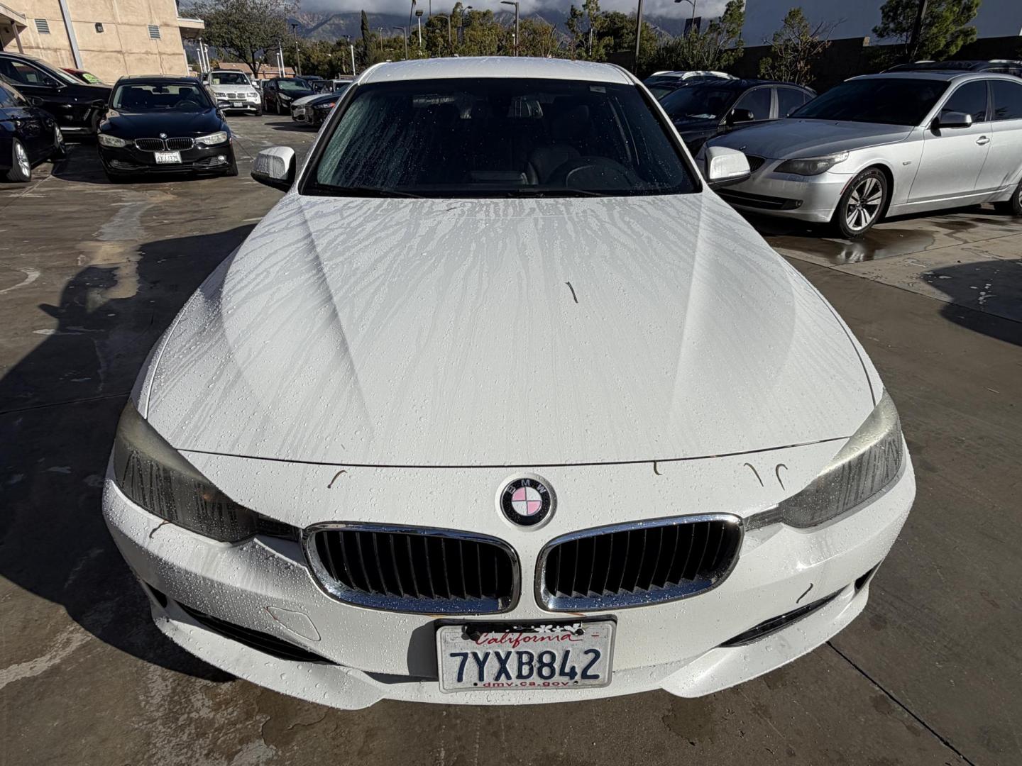 2015 Alpine White /Black BMW 3-Series 320i Sedan (WBA3B1C53FK) with an 2.0L L4 DOHC 16V engine, 8-Speed Automatic transmission, located at 30 S. Berkeley Avenue, Pasadena, CA, 91107, (626) 248-7567, 34.145447, -118.109398 - BMW 3 Series Sedan – VIN: WBA3B1C53FK136377 Luxury Sport Sedan with Buy Here Pay Here Financing – Crown City Motors, Pasadena If you’re searching for a BMW 3 Series with bad credit financing, this vehicle is an excellent opportunity to own a luxury sport sedan with real in-house approval - Photo#7