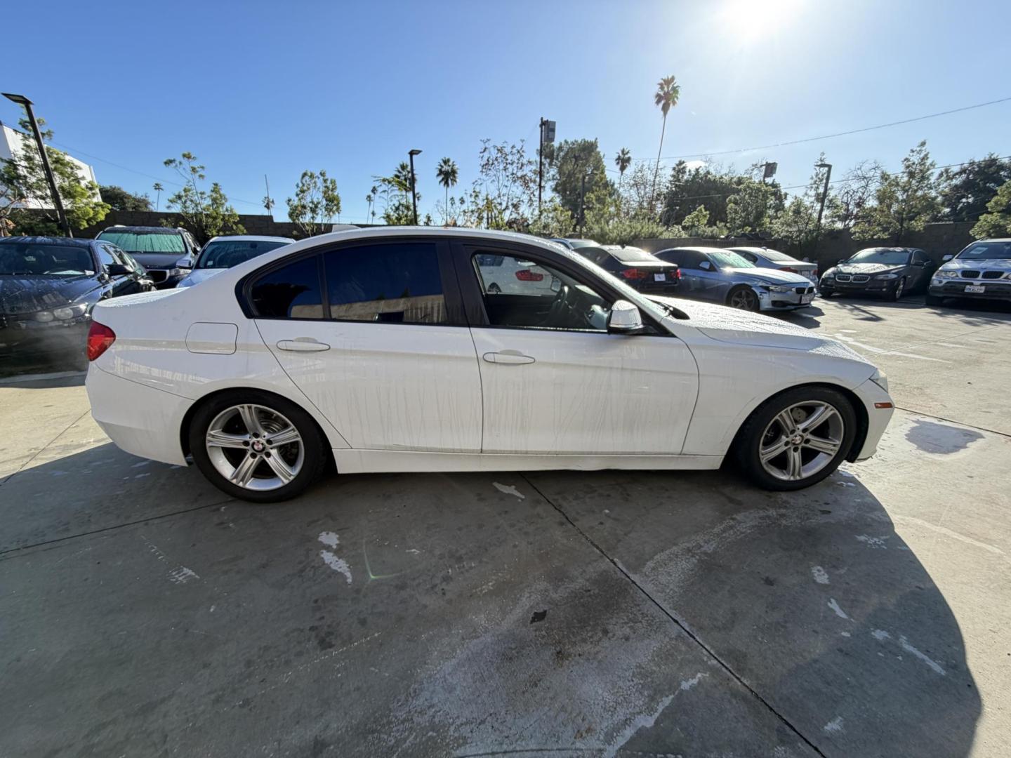 2015 Alpine White /Black BMW 3-Series 320i Sedan (WBA3B1C53FK) with an 2.0L L4 DOHC 16V engine, 8-Speed Automatic transmission, located at 30 S. Berkeley Avenue, Pasadena, CA, 91107, (626) 248-7567, 34.145447, -118.109398 - BMW 3 Series Sedan – VIN: WBA3B1C53FK136377 Luxury Sport Sedan with Buy Here Pay Here Financing – Crown City Motors, Pasadena If you’re searching for a BMW 3 Series with bad credit financing, this vehicle is an excellent opportunity to own a luxury sport sedan with real in-house approval - Photo#9