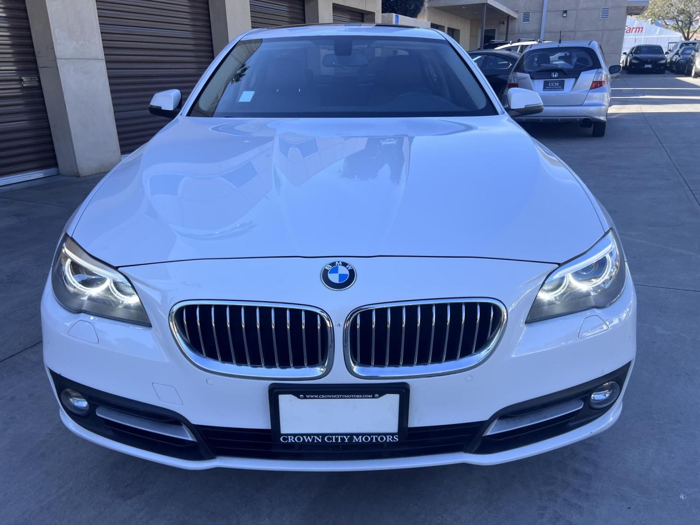 2015 WHITE /Black BMW 5-Series Leather (WBA5A7C54FG) with an 4 Cylinder engine, Automatic transmission, located at 30 S. Berkeley Avenue, Pasadena, CA, 91107, (626) 248-7567, 34.145447, -118.109398 - The 2015 BMW 528i xDrive stands as a beacon of luxury, performance, and advanced technology, embodying the pinnacle of German engineering. With only 72,430 miles, this well-maintained vehicle offers a remarkable driving experience that combines comfort, style, and reliability. Whether you have an im - Photo#8