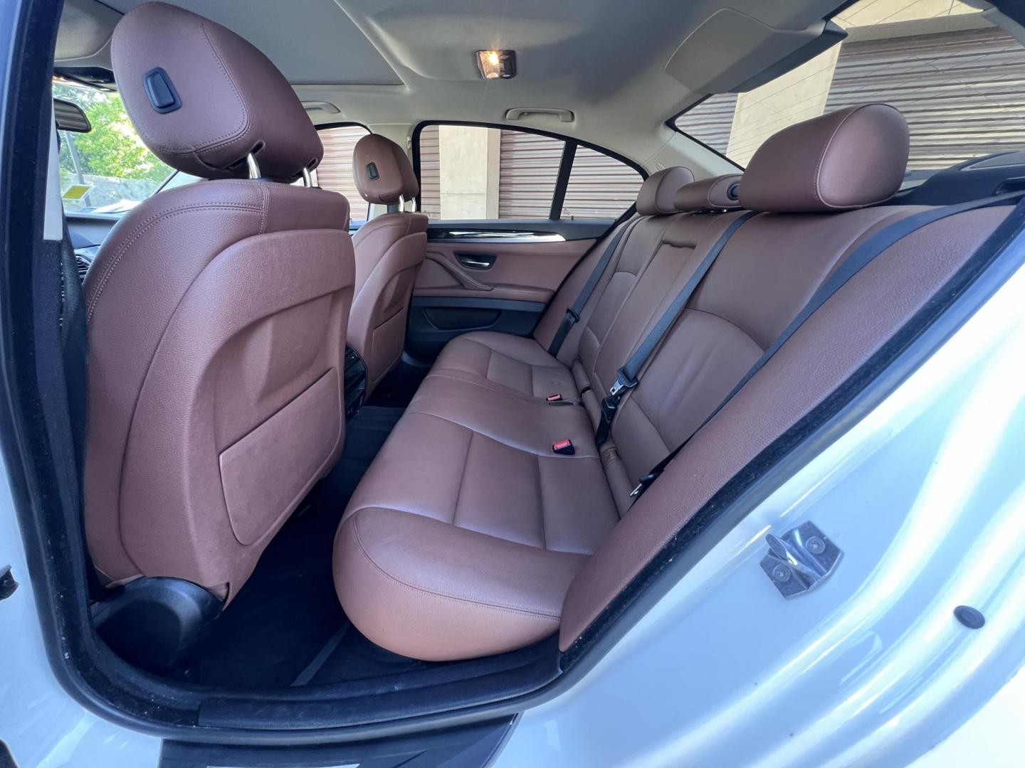 2015 WHITE /Black BMW 5-Series Leather (WBA5A7C54FG) with an 4 Cylinder engine, Automatic transmission, located at 30 S. Berkeley Avenue, Pasadena, CA, 91107, (626) 248-7567, 34.145447, -118.109398 - The 2015 BMW 528i xDrive stands as a beacon of luxury, performance, and advanced technology, embodying the pinnacle of German engineering. With only 72,430 miles, this well-maintained vehicle offers a remarkable driving experience that combines comfort, style, and reliability. Whether you have an im - Photo#14