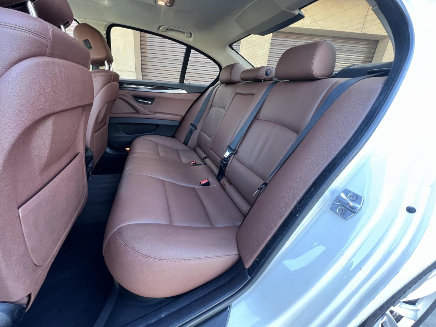 2015 WHITE /Black BMW 5-Series Leather (WBA5A7C54FG) with an 4 Cylinder engine, Automatic transmission, located at 30 S. Berkeley Avenue, Pasadena, CA, 91107, (626) 248-7567, 34.145447, -118.109398 - The 2015 BMW 528i xDrive stands as a beacon of luxury, performance, and advanced technology, embodying the pinnacle of German engineering. With only 72,430 miles, this well-maintained vehicle offers a remarkable driving experience that combines comfort, style, and reliability. Whether you have an im - Photo#15